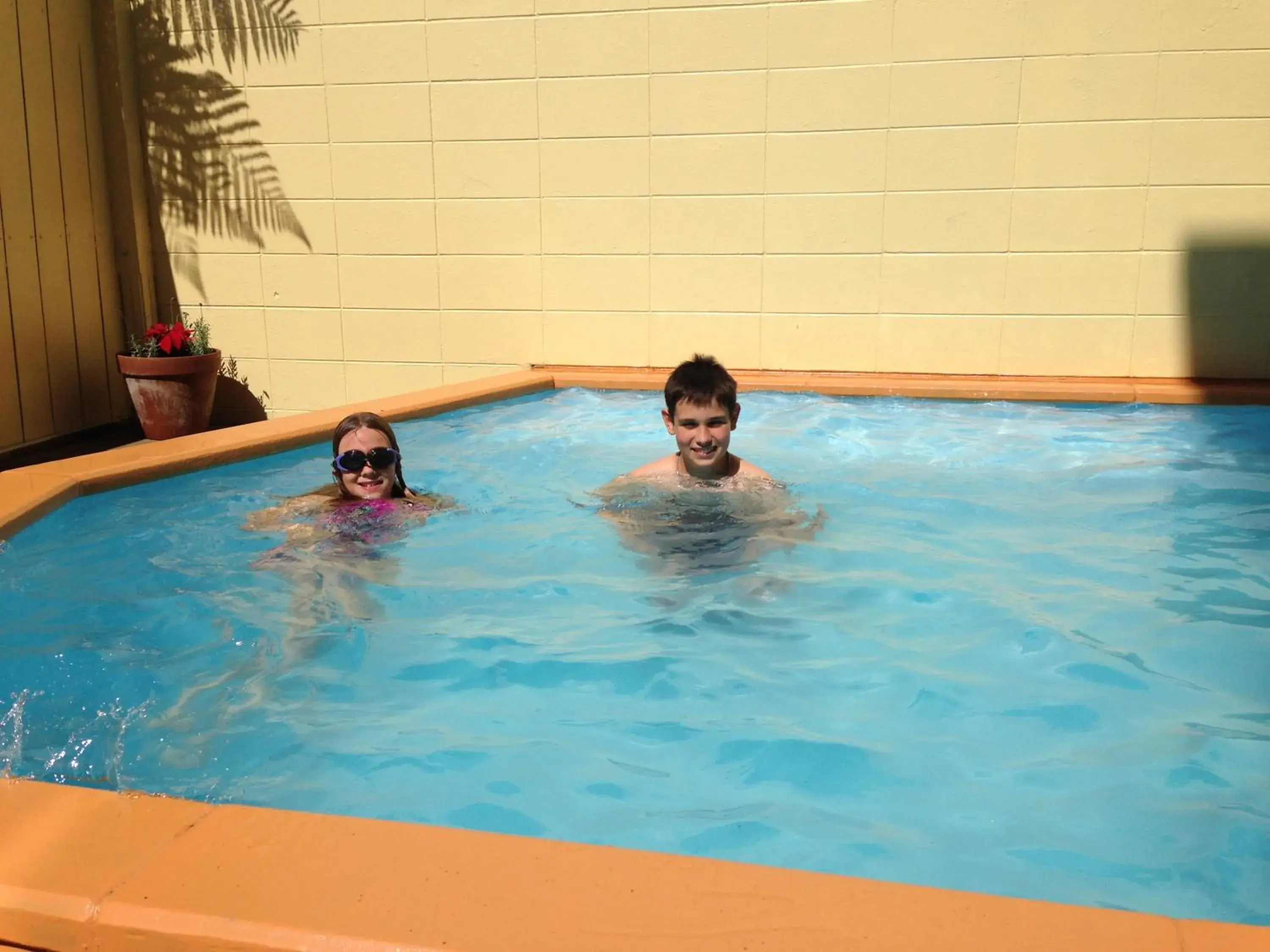 Swimming pool in Greenview Motel Swimming pool in Greenview Motel