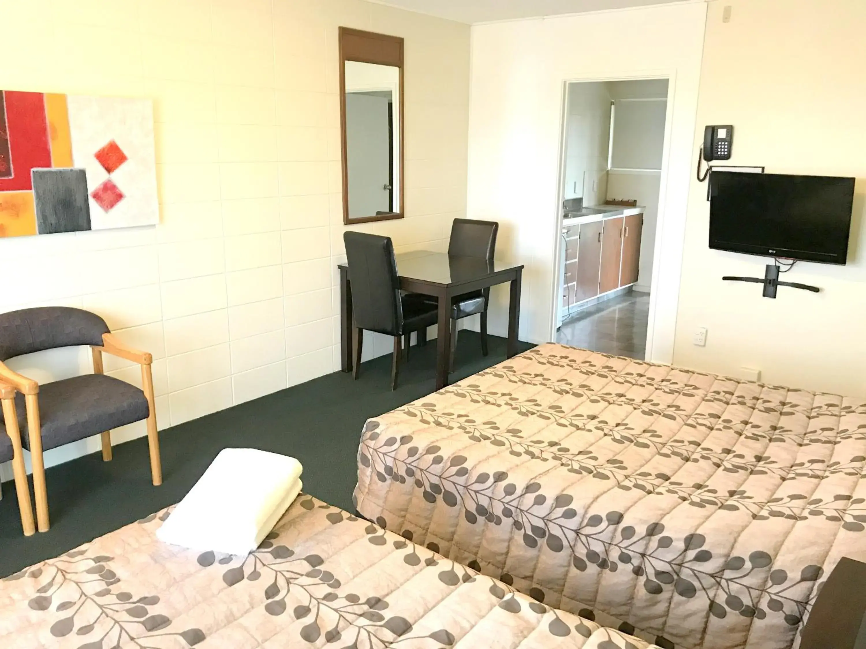 Bedroom, Bed in Greenview Motel Bedroom, Bed in Greenview Motel
