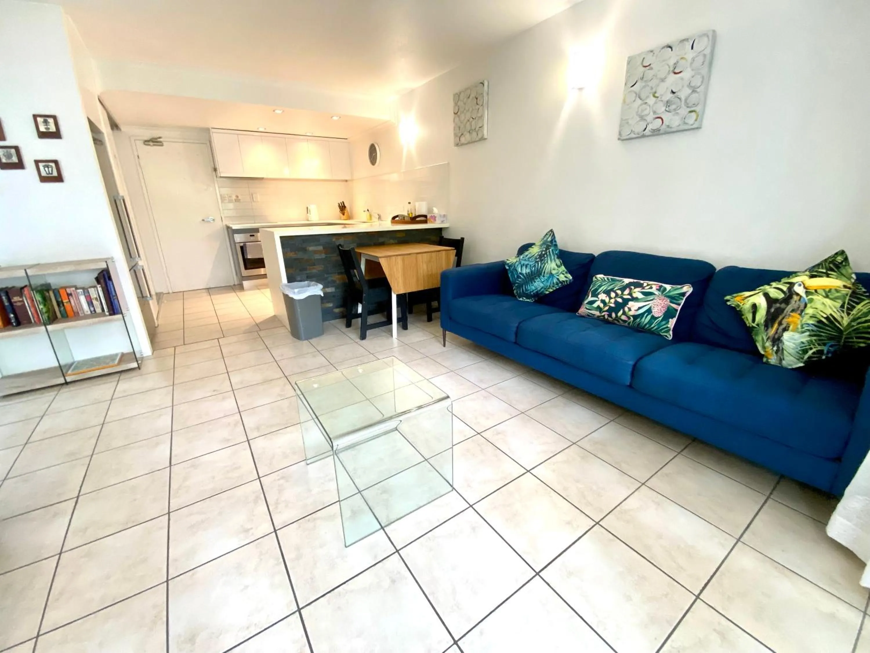 Kitchen or kitchenette in Reef Gateway Apartments