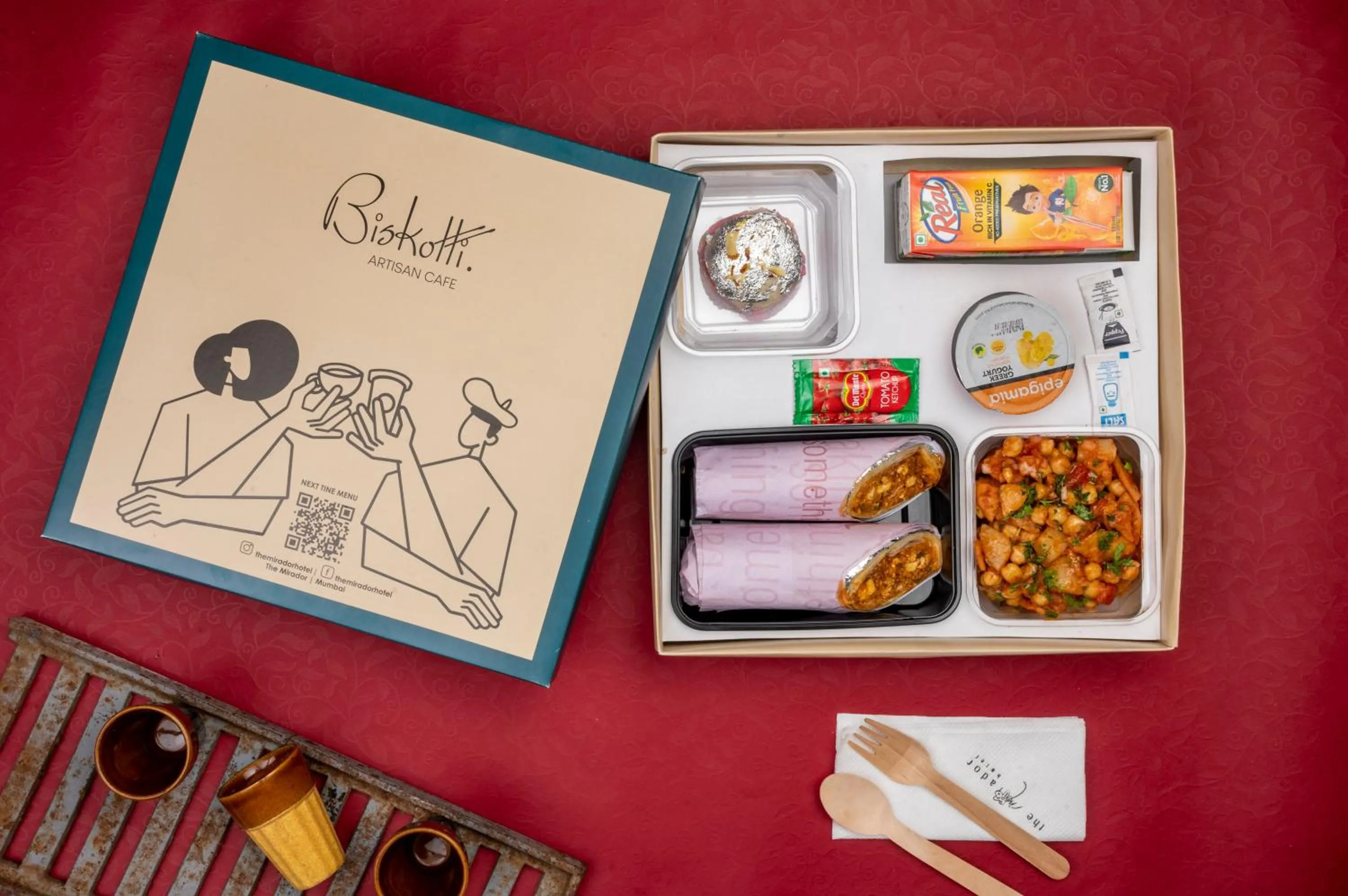 Restaurant/places to eat in The Mirador