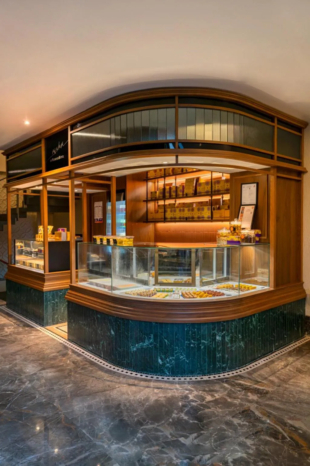 Restaurant/places to eat in The Mirador