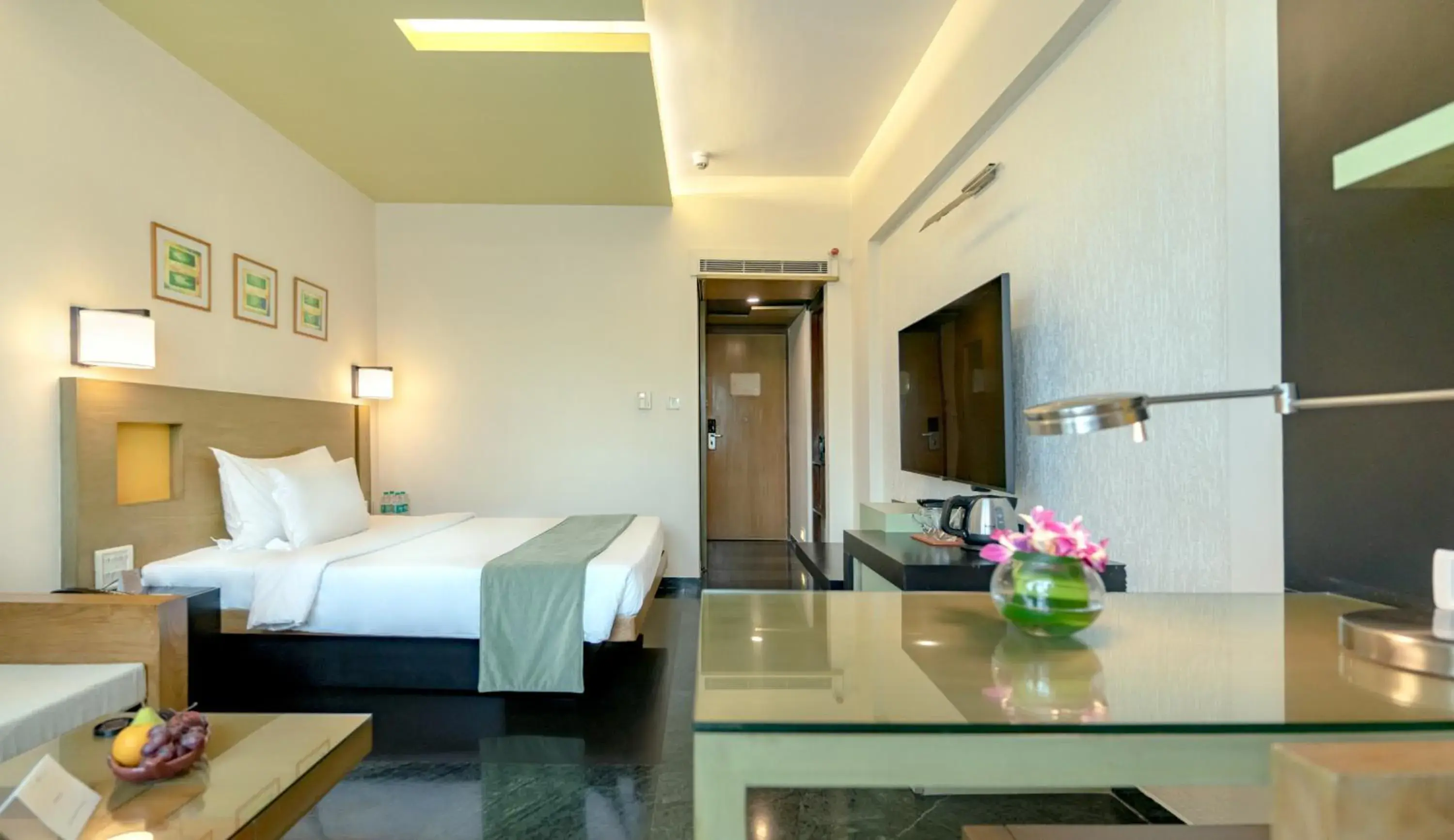 Photo of the whole room, Bed in The Mirador Photo of the whole room, Bed in The Mirador