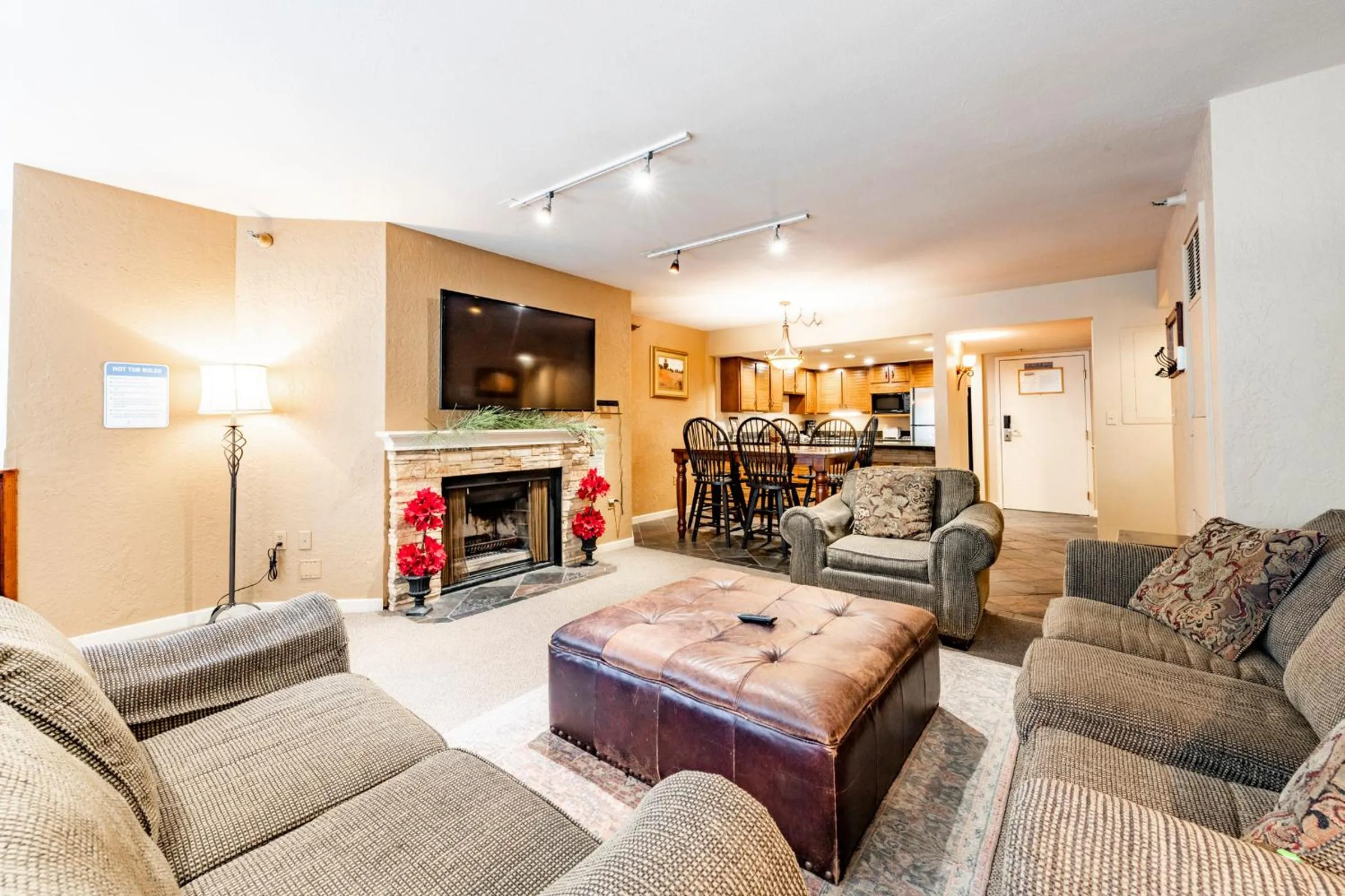 TV and multimedia in Silver King by All Seasons Resort Lodging