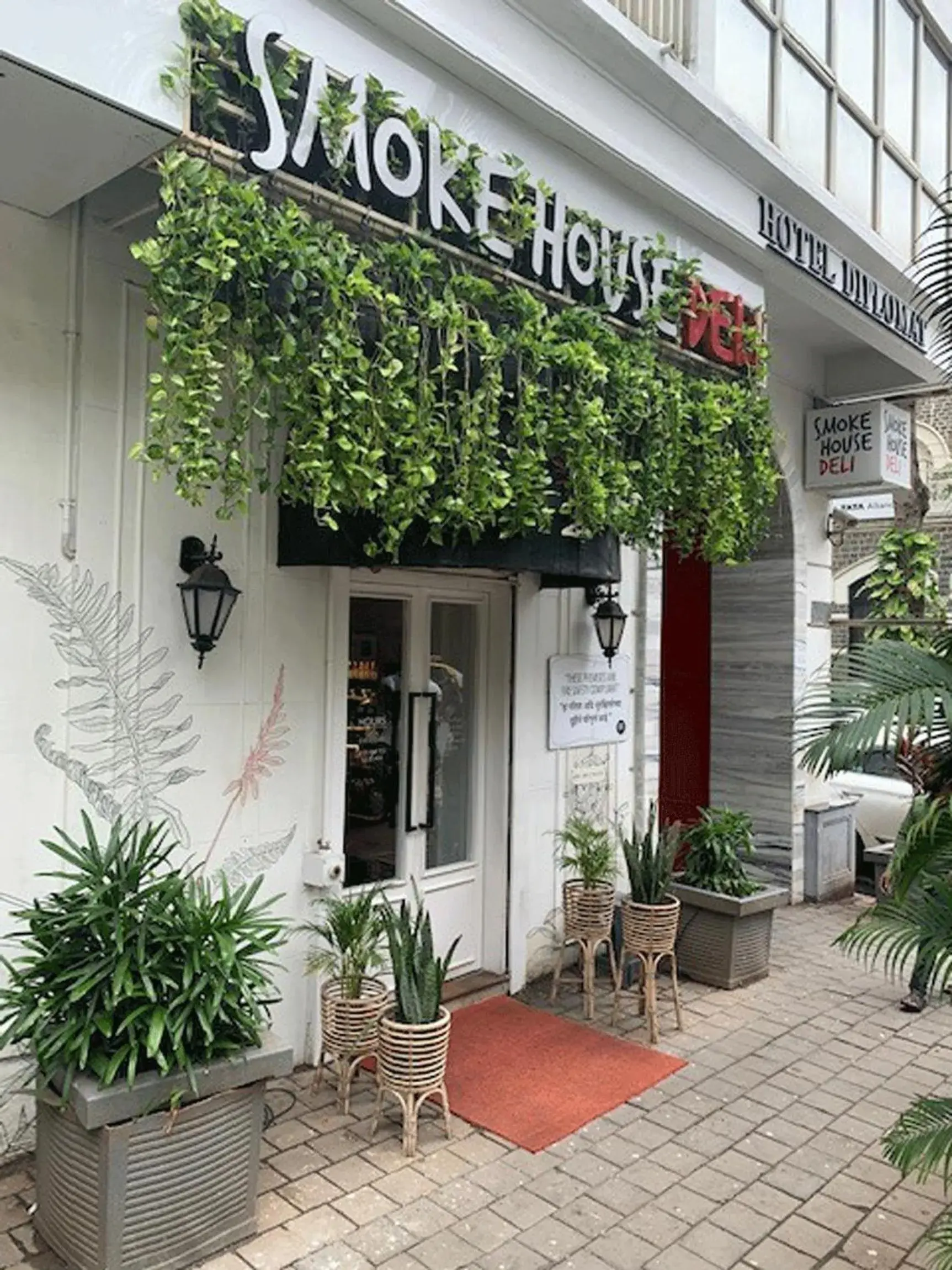 Restaurant/places to eat in Hotel Diplomat, Colaba Restaurant/places to eat in Hotel Diplomat, Colaba