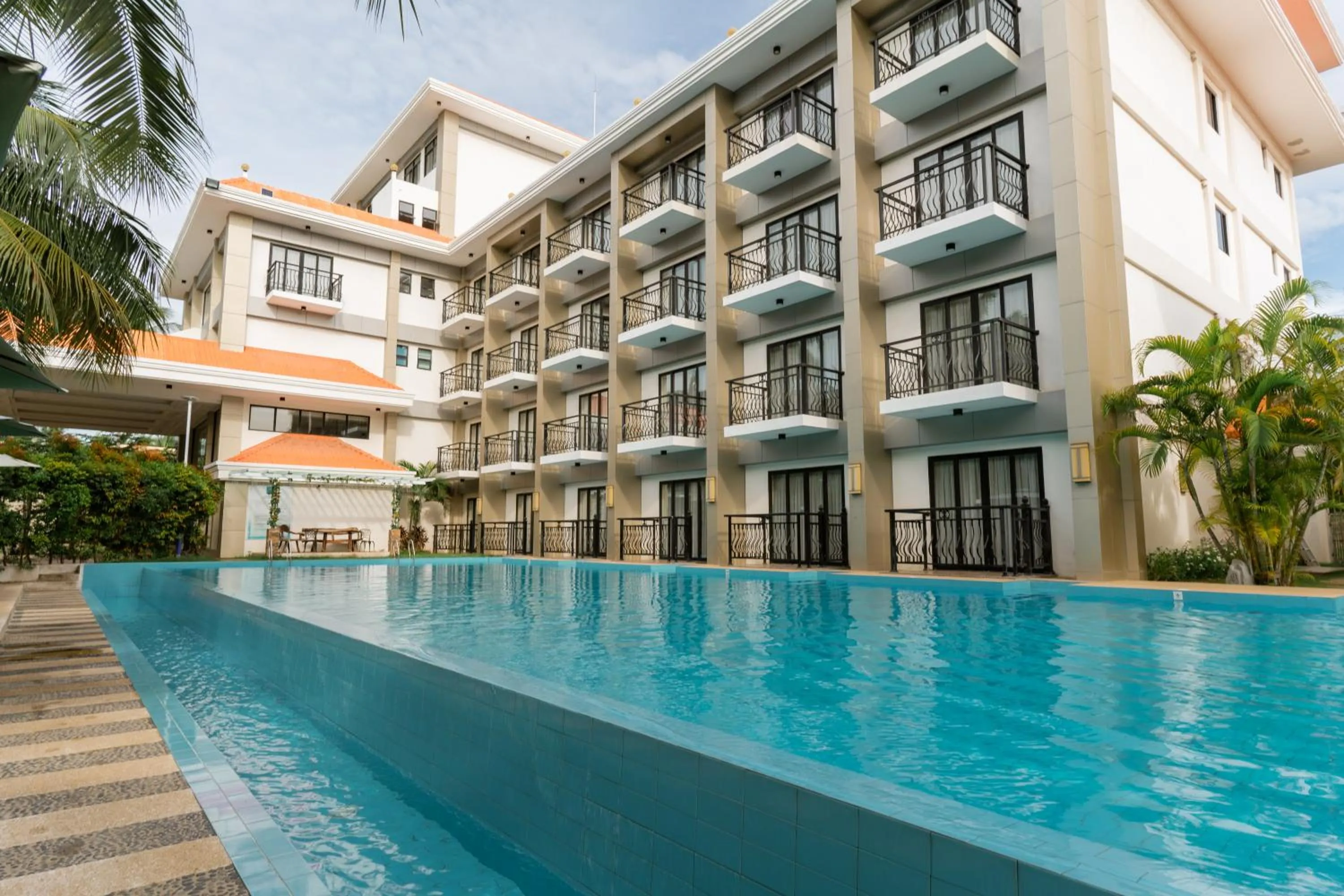 Swimming pool in Costa Palawan Resort