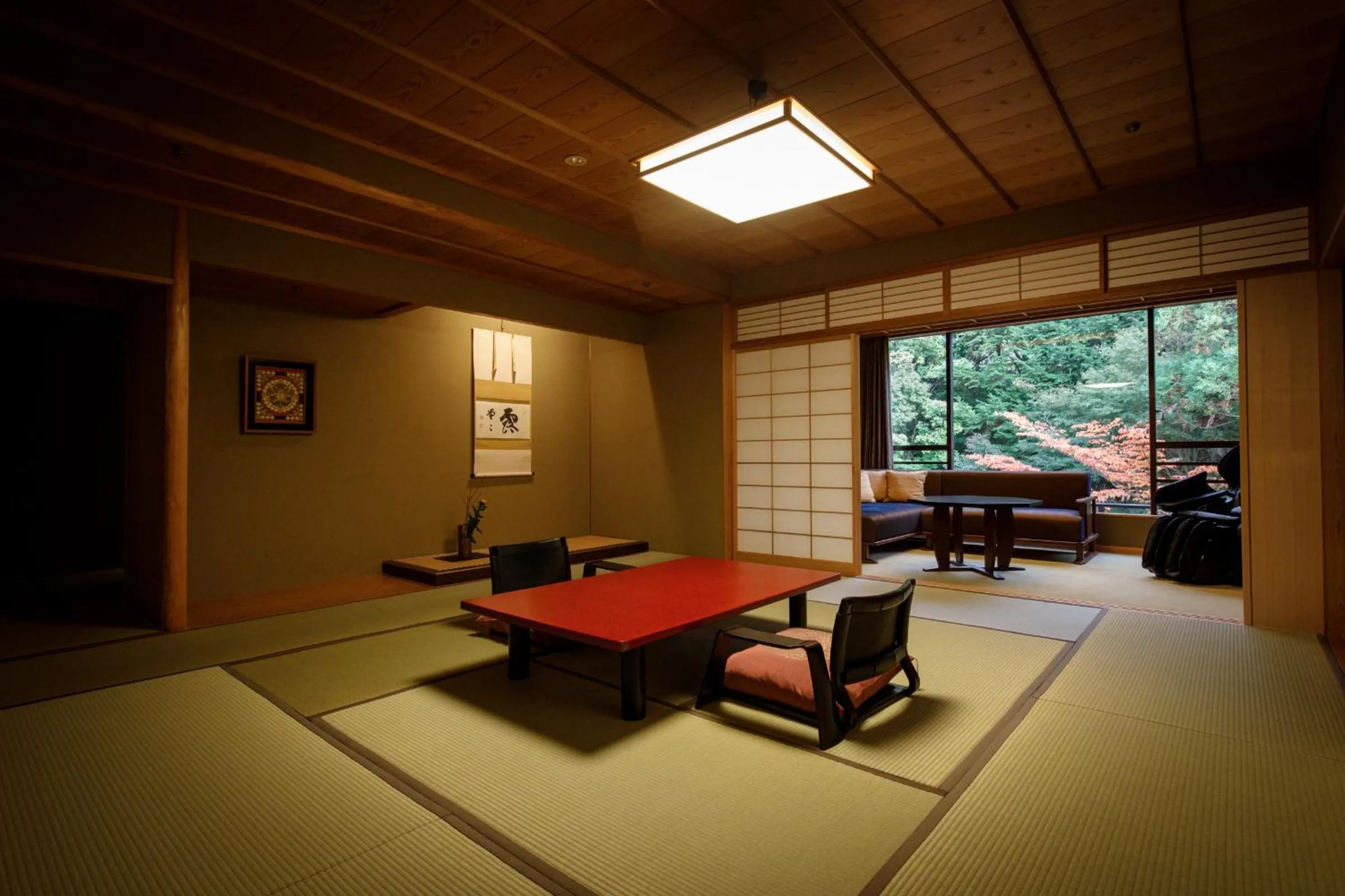 Nakanobo Zuien (Adult Only)