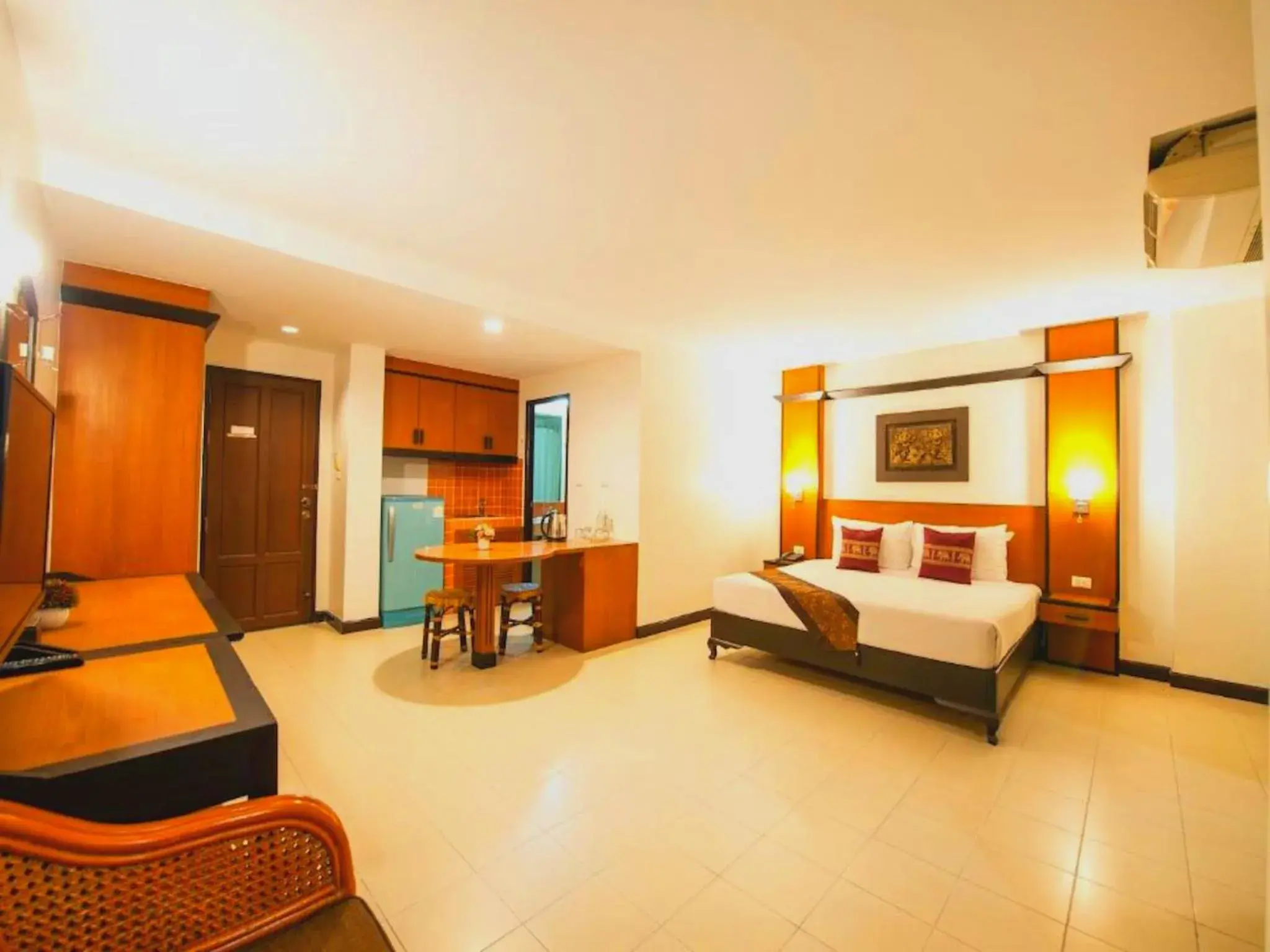 Guests, Bed in Piyada Residence By TecHotels - Guest Friendly - Near to Beach, Famous Walking Street - Night Clubs , Bars & Discos Guests, Bed in Piyada Residence By TecHotels - Guest Friendly - Near to Beach, Famous Walking Street - Night Clubs , Bars & Discos