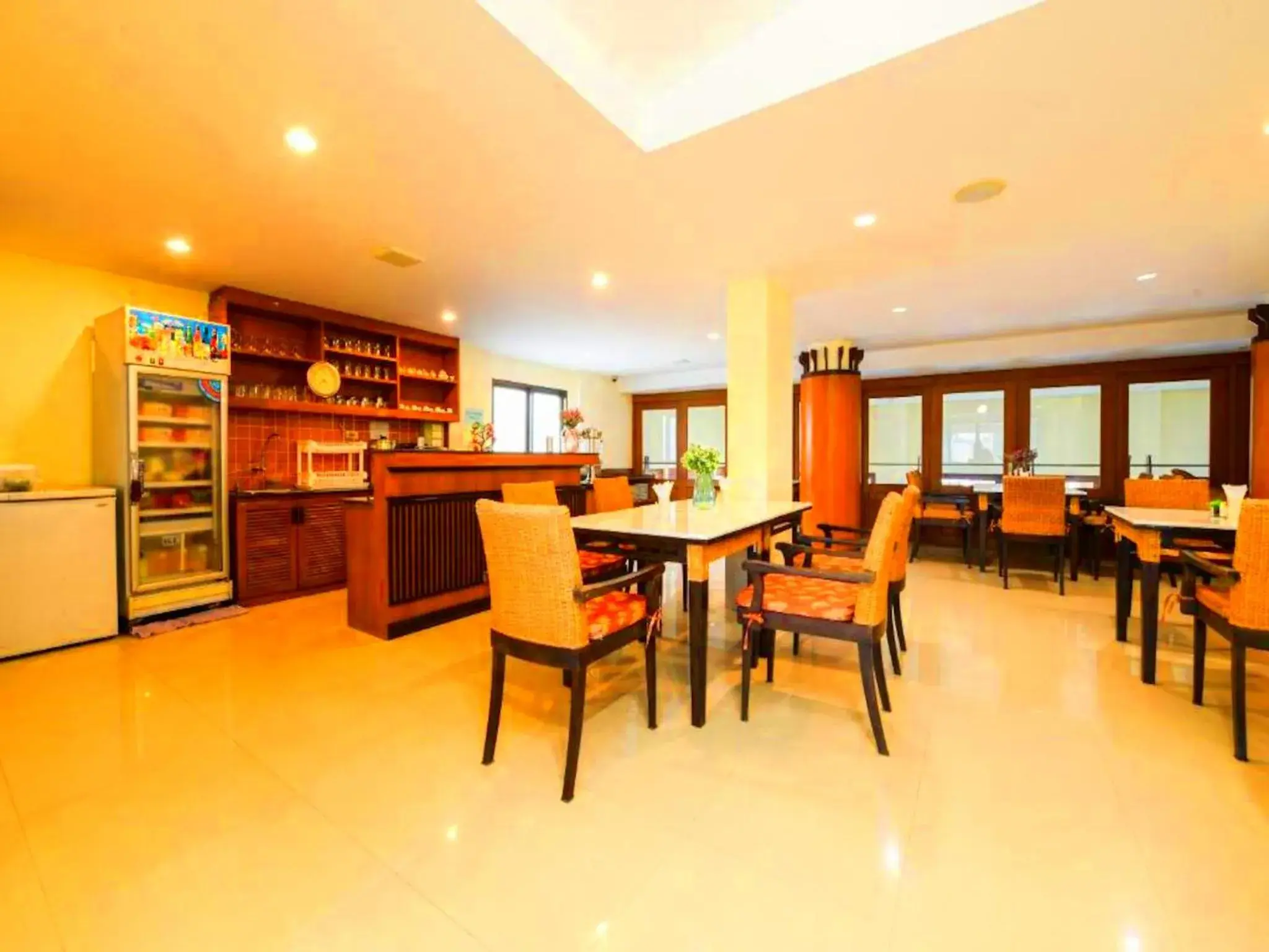 Restaurant/places to eat in Piyada Residence By TecHotels - Guest Friendly - Near to Beach, Famous Walking Street - Night Clubs , Bars & Discos Restaurant/places to eat in Piyada Residence By TecHotels - Guest Friendly - Near to Beach, Famous Walking Street - Night Clubs , Bars & Discos