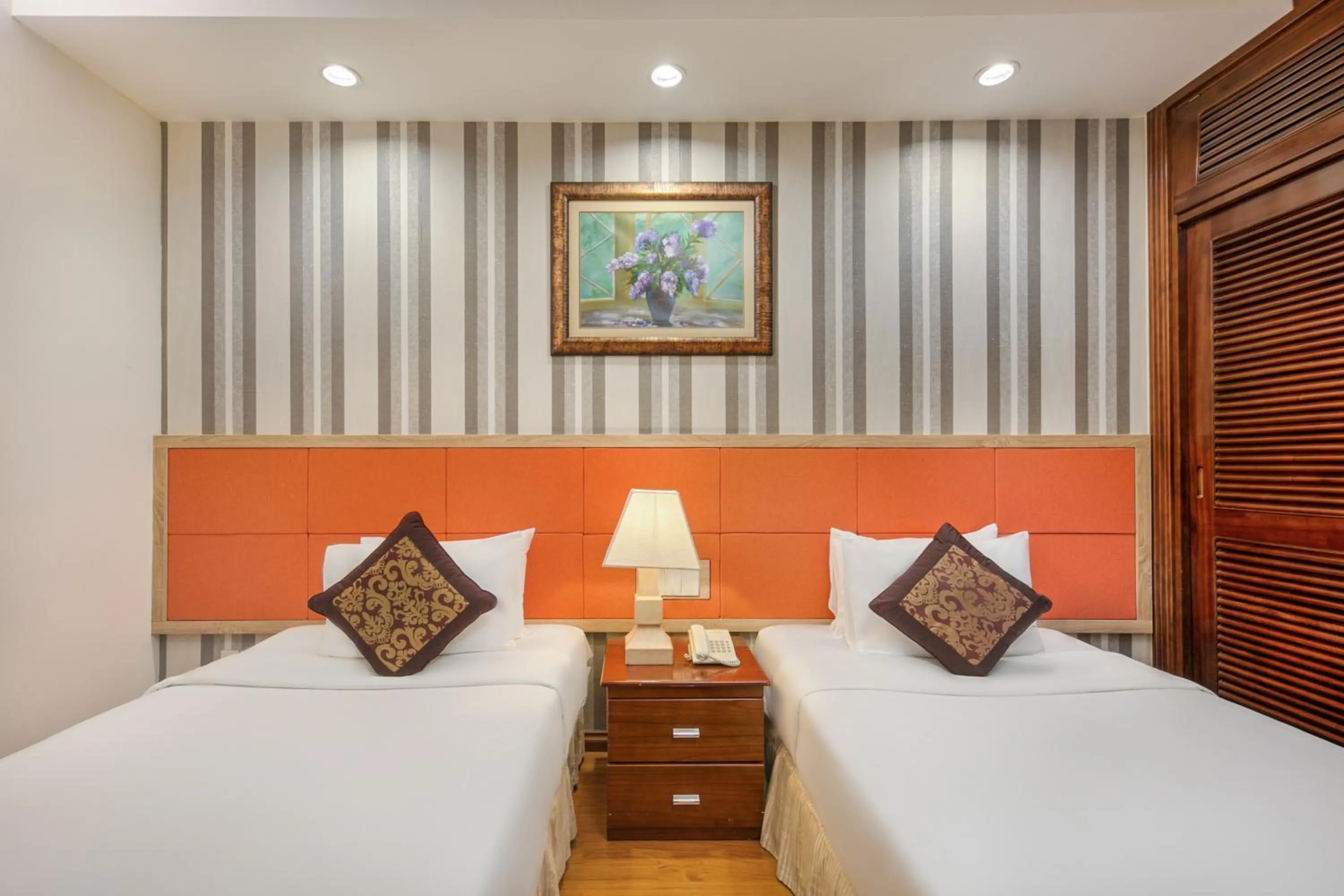 Bed in Sun River Hotel