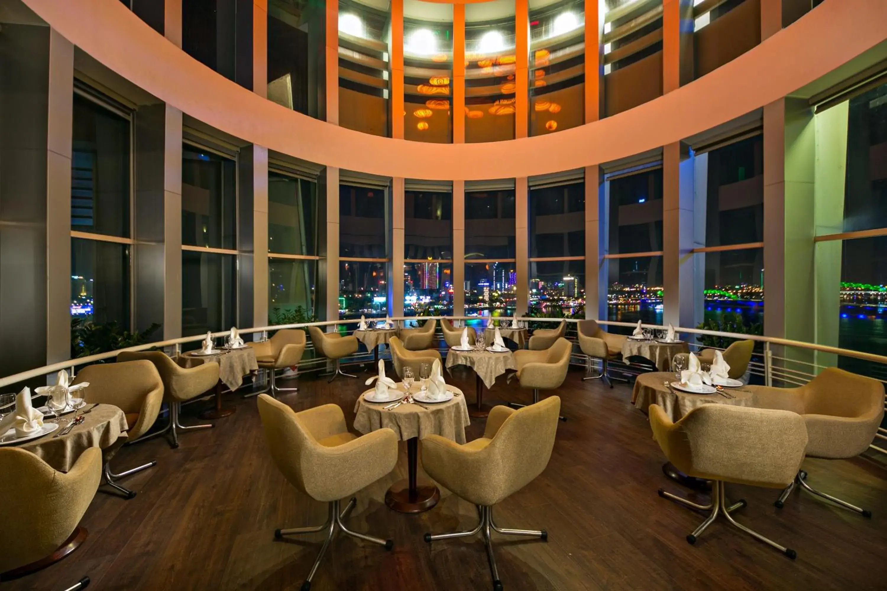 Restaurant/places to eat in Sun River Hotel Restaurant/places to eat in Sun River Hotel