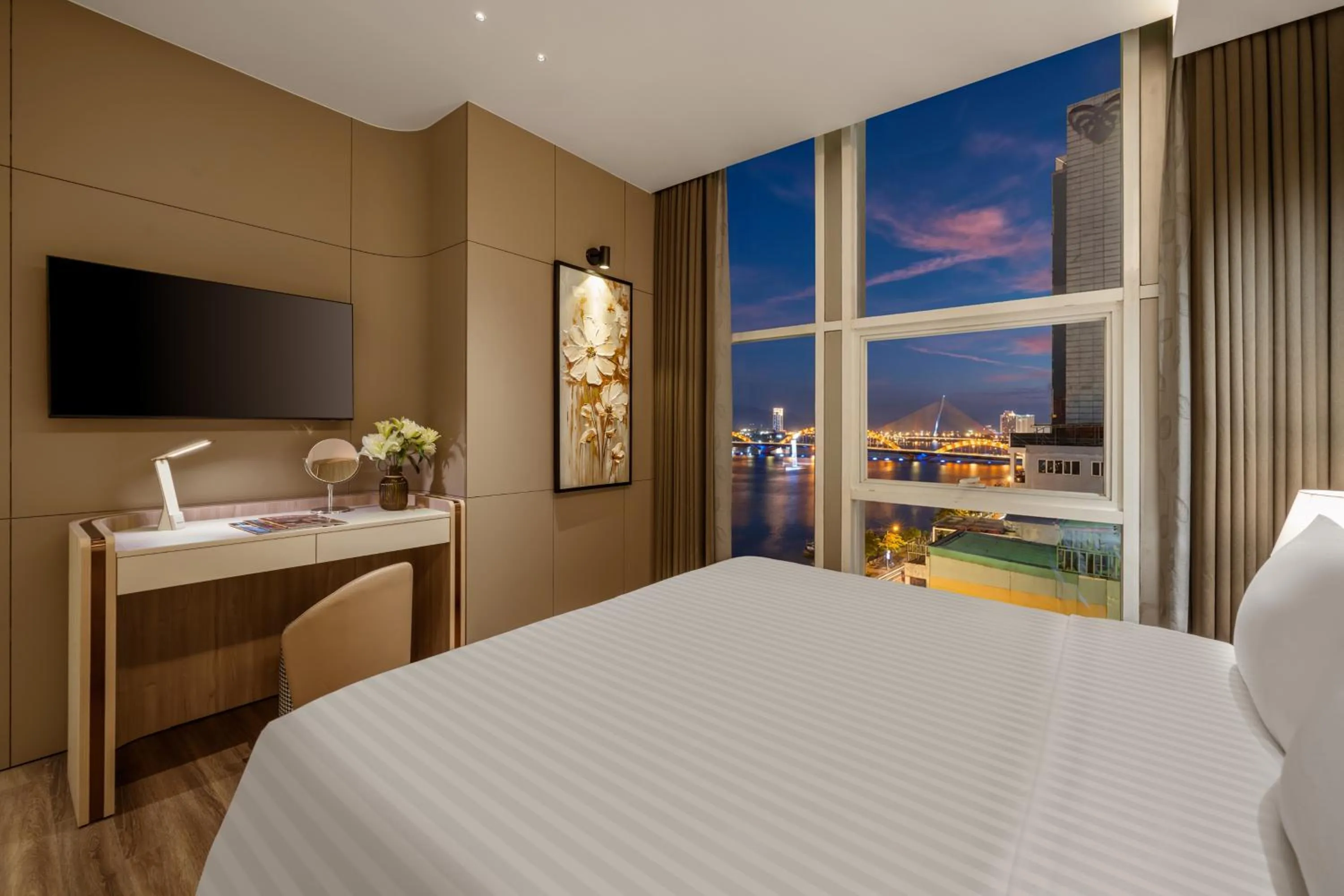 Bed in Sun River Hotel