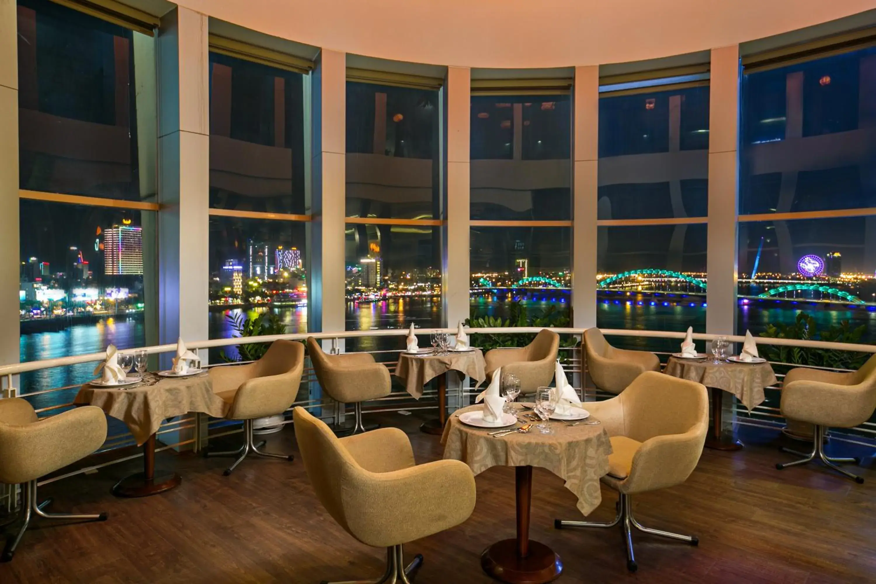 Restaurant/places to eat in Sun River Hotel Restaurant/places to eat in Sun River Hotel