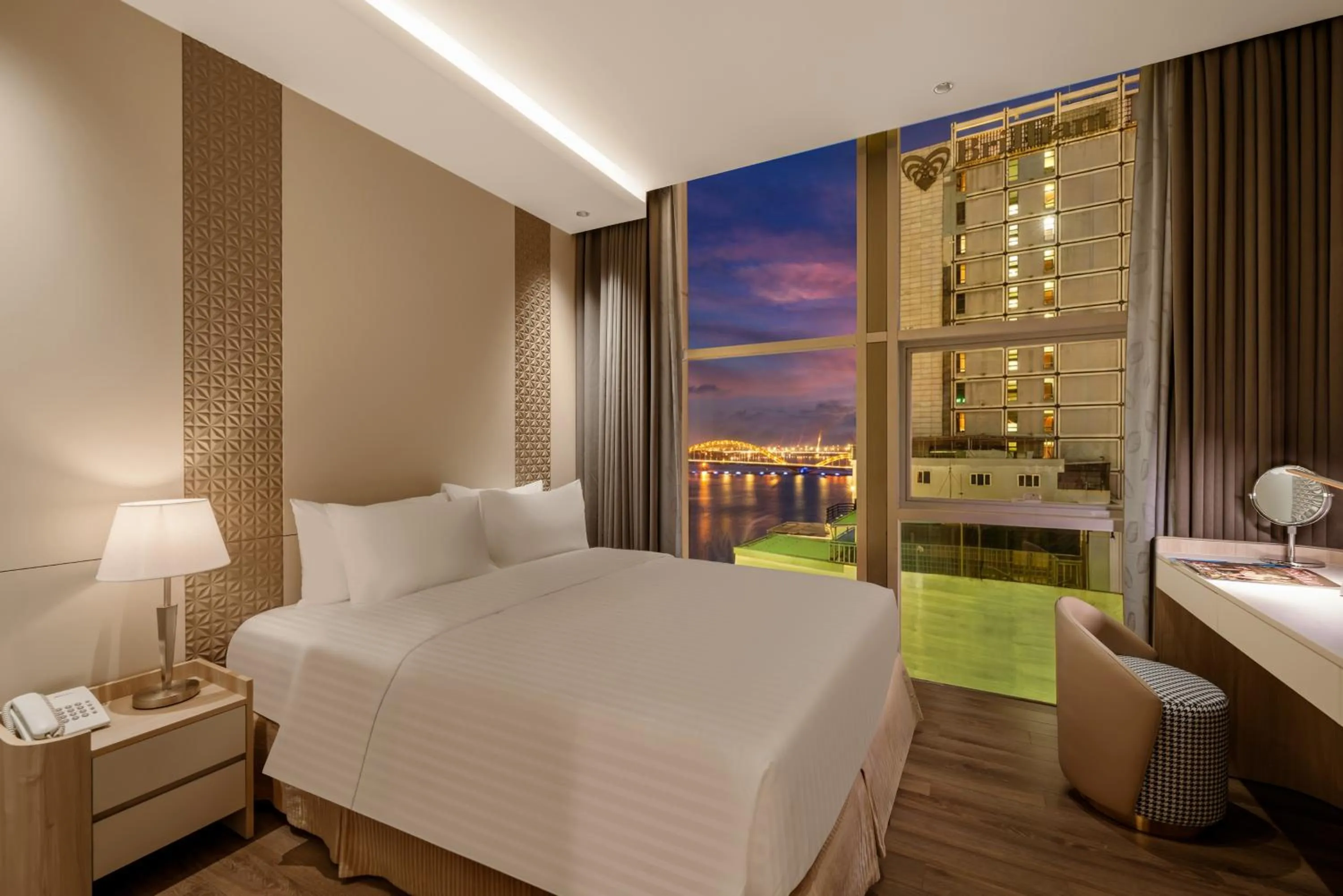 Bed in Sun River Hotel