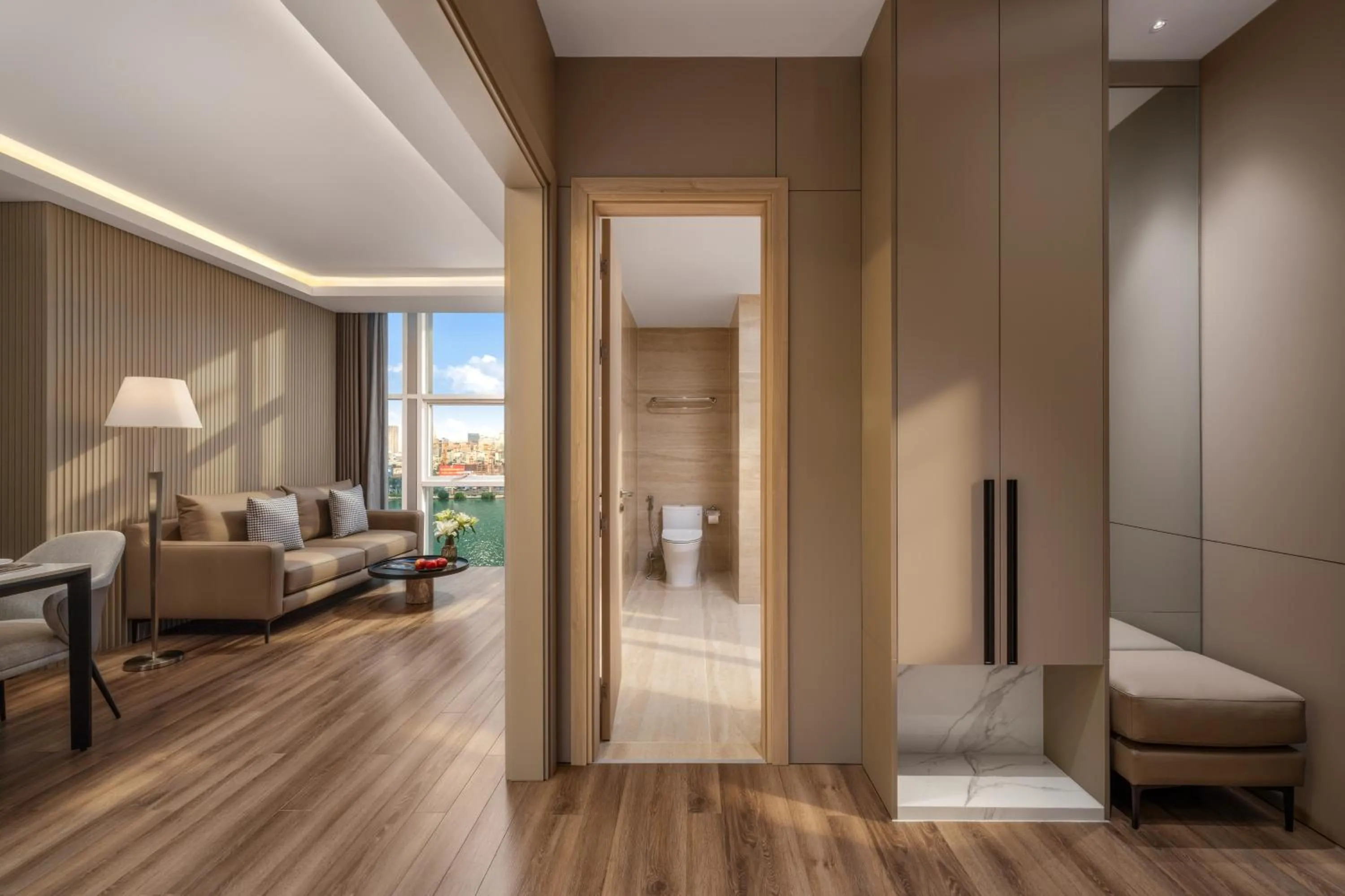 Living room, Bed in Sun River Hotel