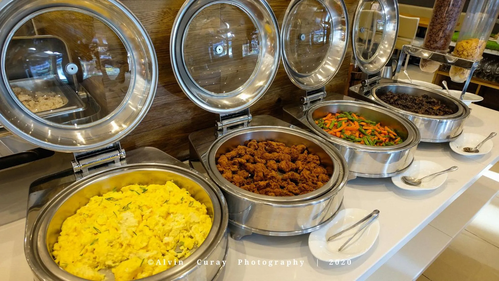 Breakfast in New Dawn Hotel Plus