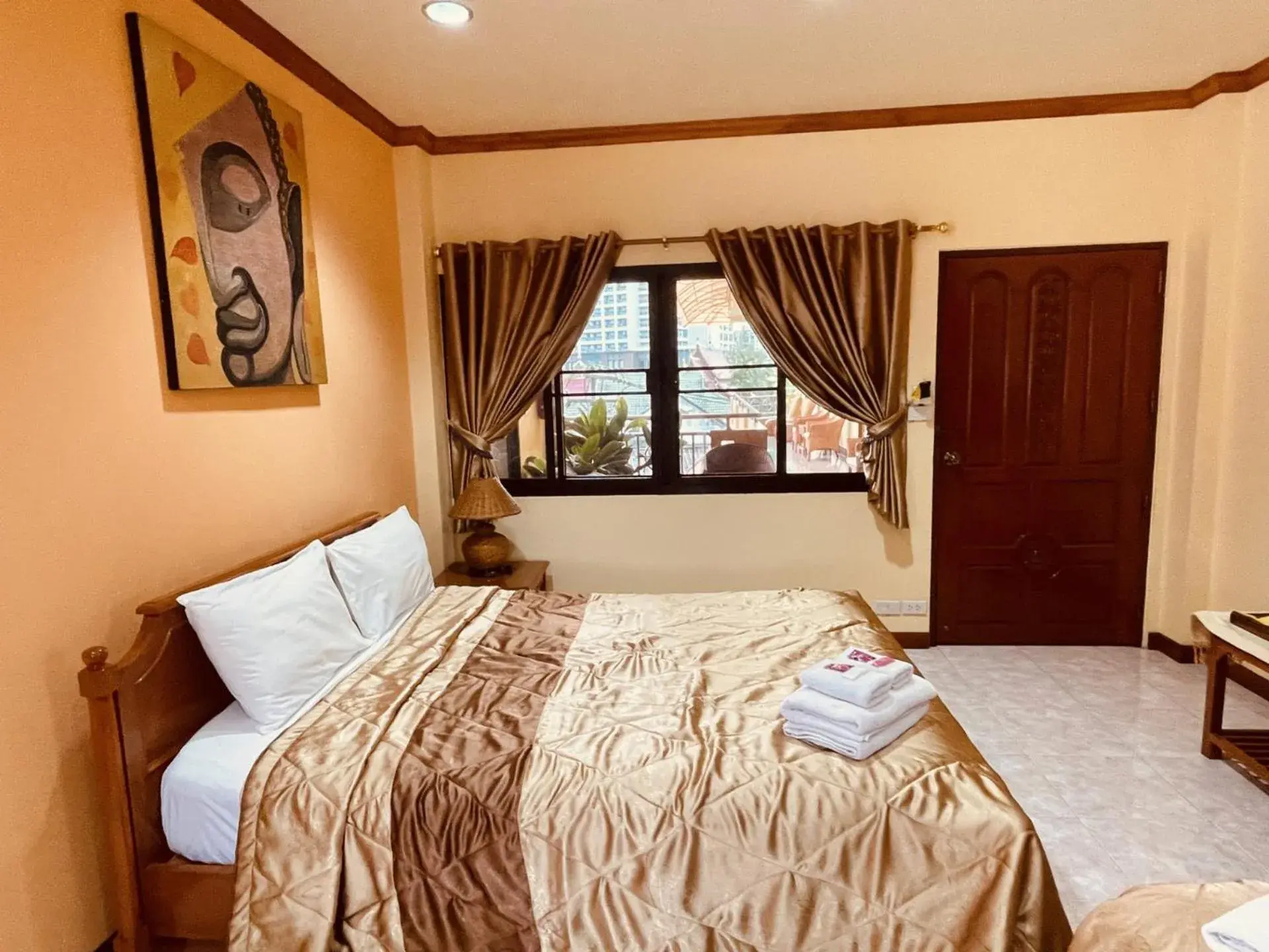 Deluxe Queen Room in Mini Cost Apartment&Guesthouse Deluxe Queen Room in Mini Cost Apartment&Guesthouse