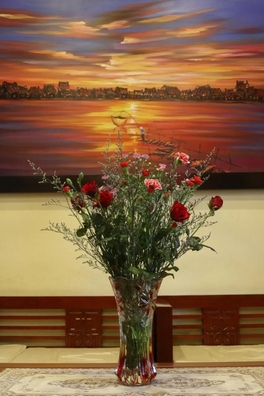 Long Life Riverside Hotel