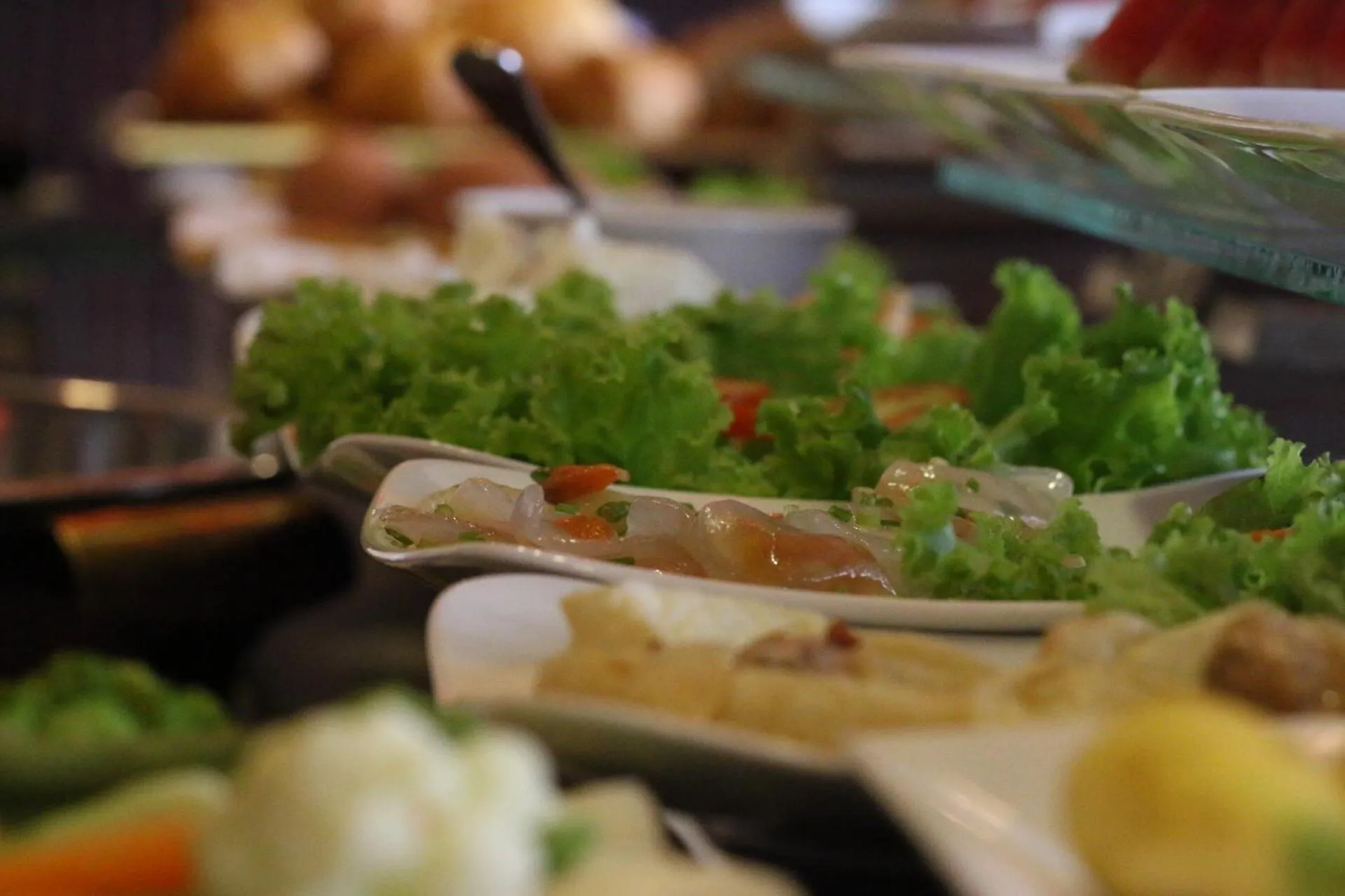 Restaurant/places to eat in Long Life Riverside Hotel