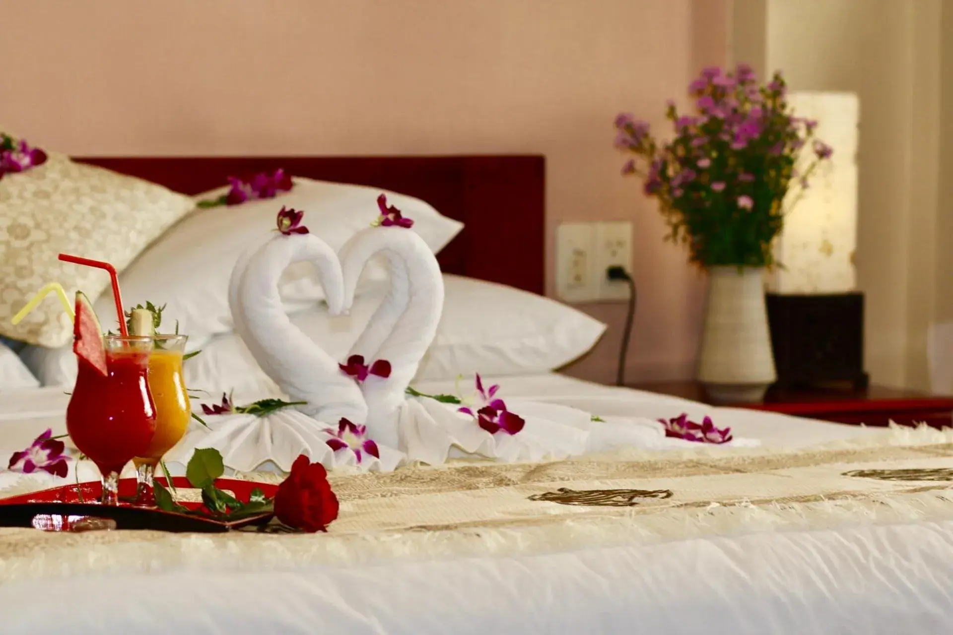 Bed in Long Life Riverside Hotel Bed in Long Life Riverside Hotel