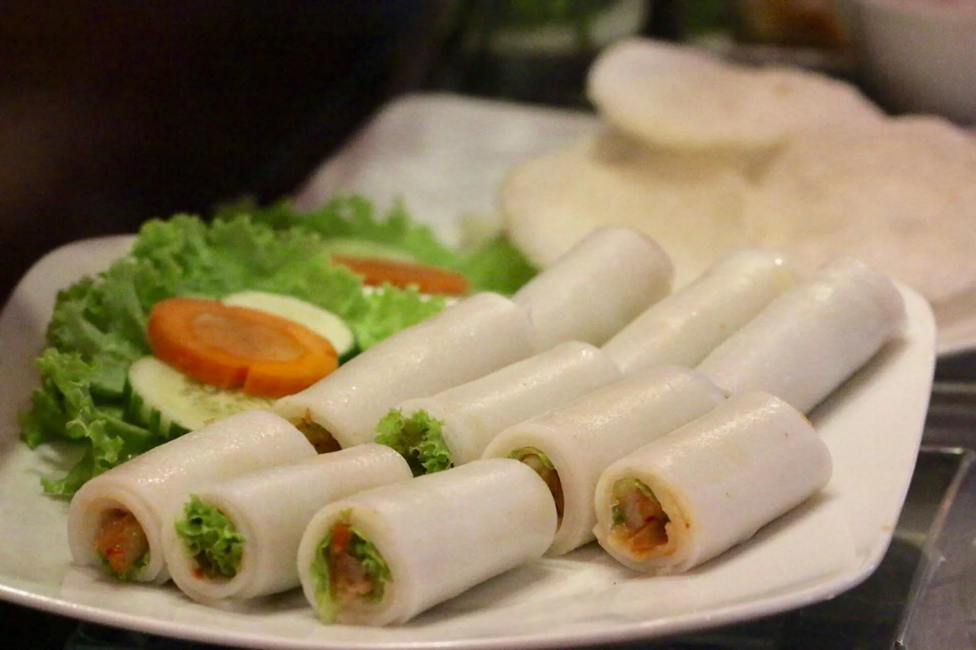 Restaurant/places to eat in Long Life Riverside Hotel