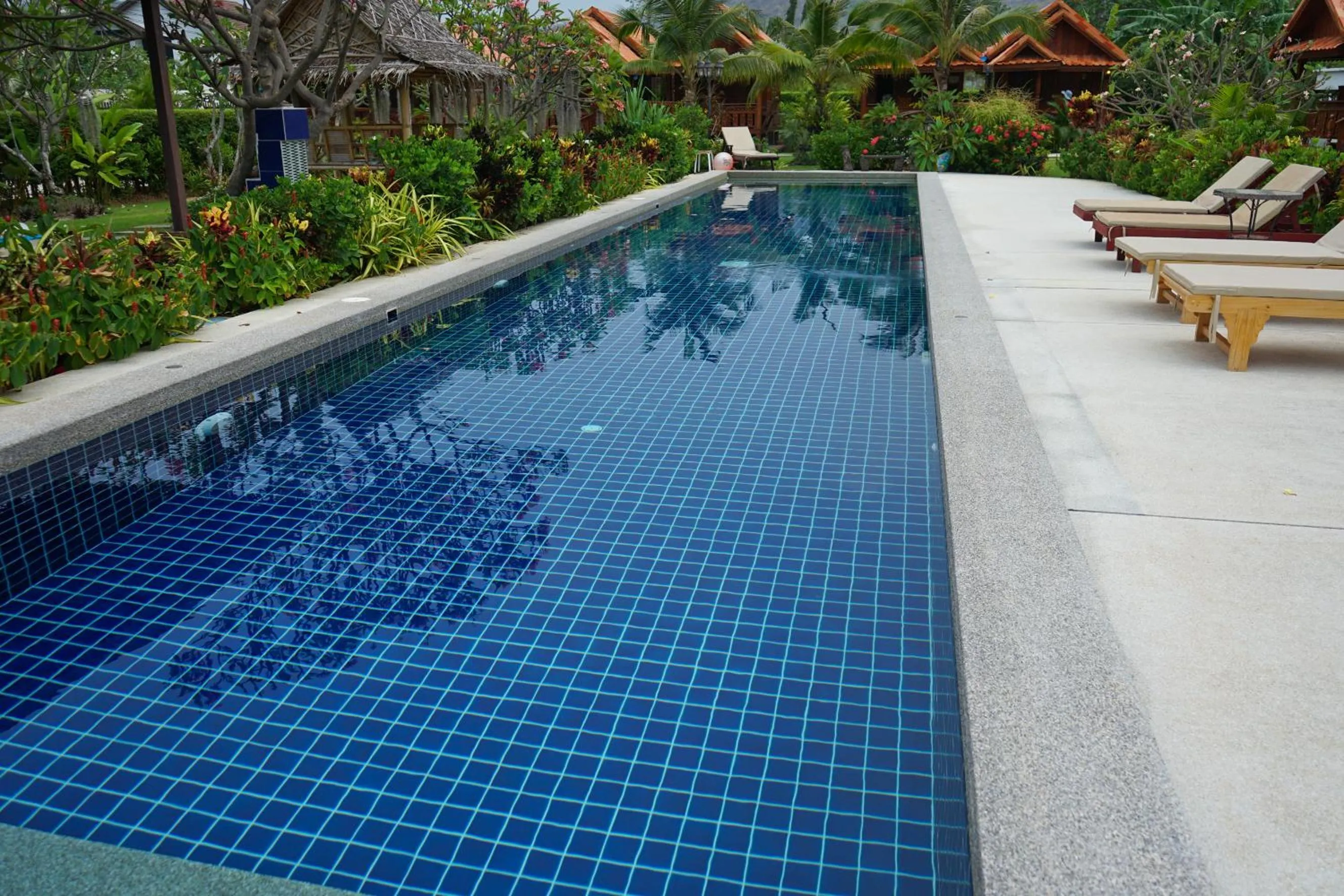 Swimming pool in Thai House Resort