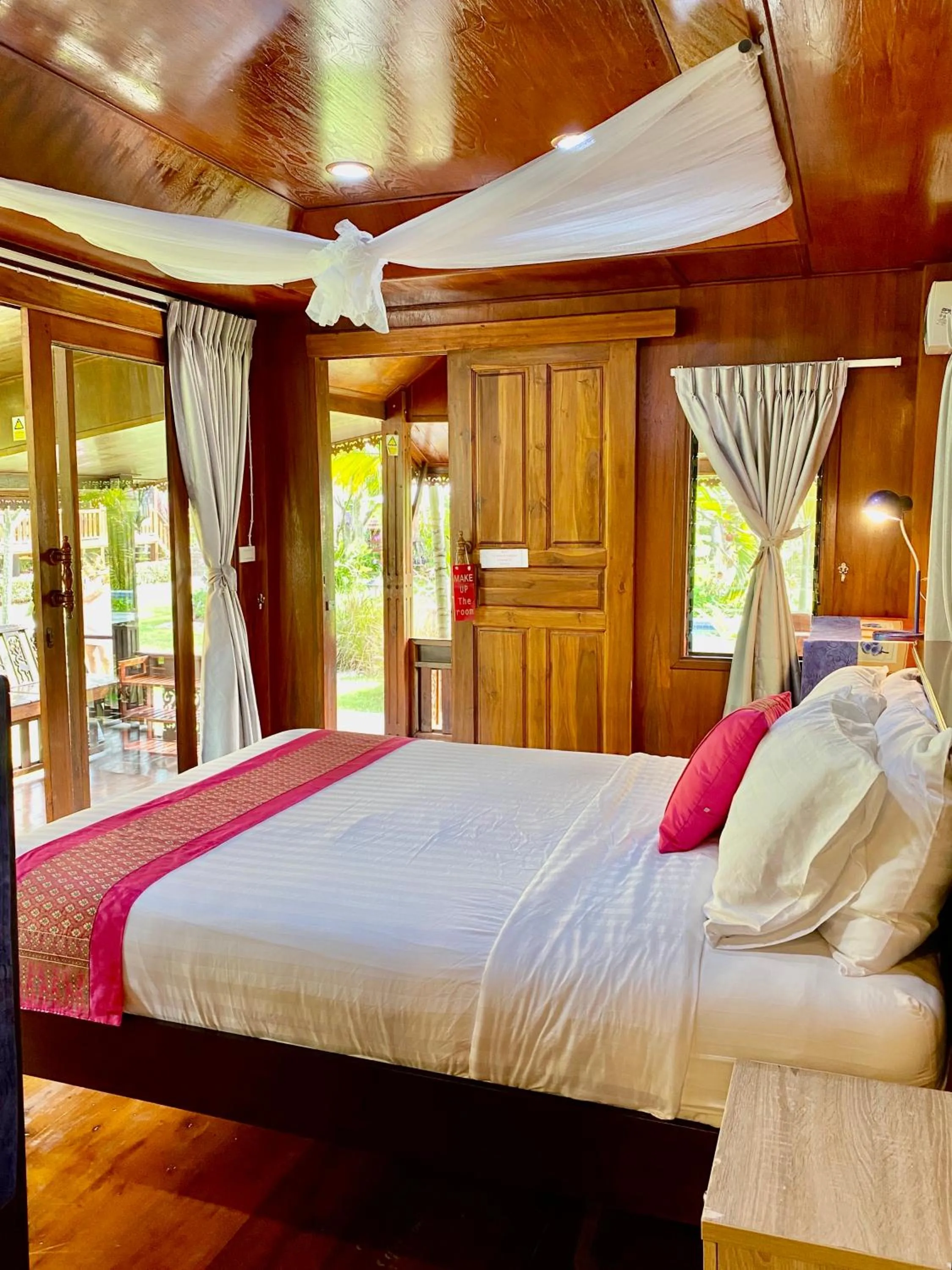 Bed in Thai House Resort
