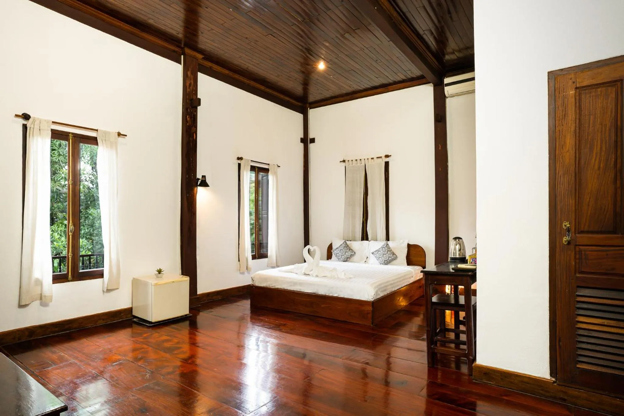 Photo of the whole room, Bed in Villa Khoum Xieng Thong Boutique
