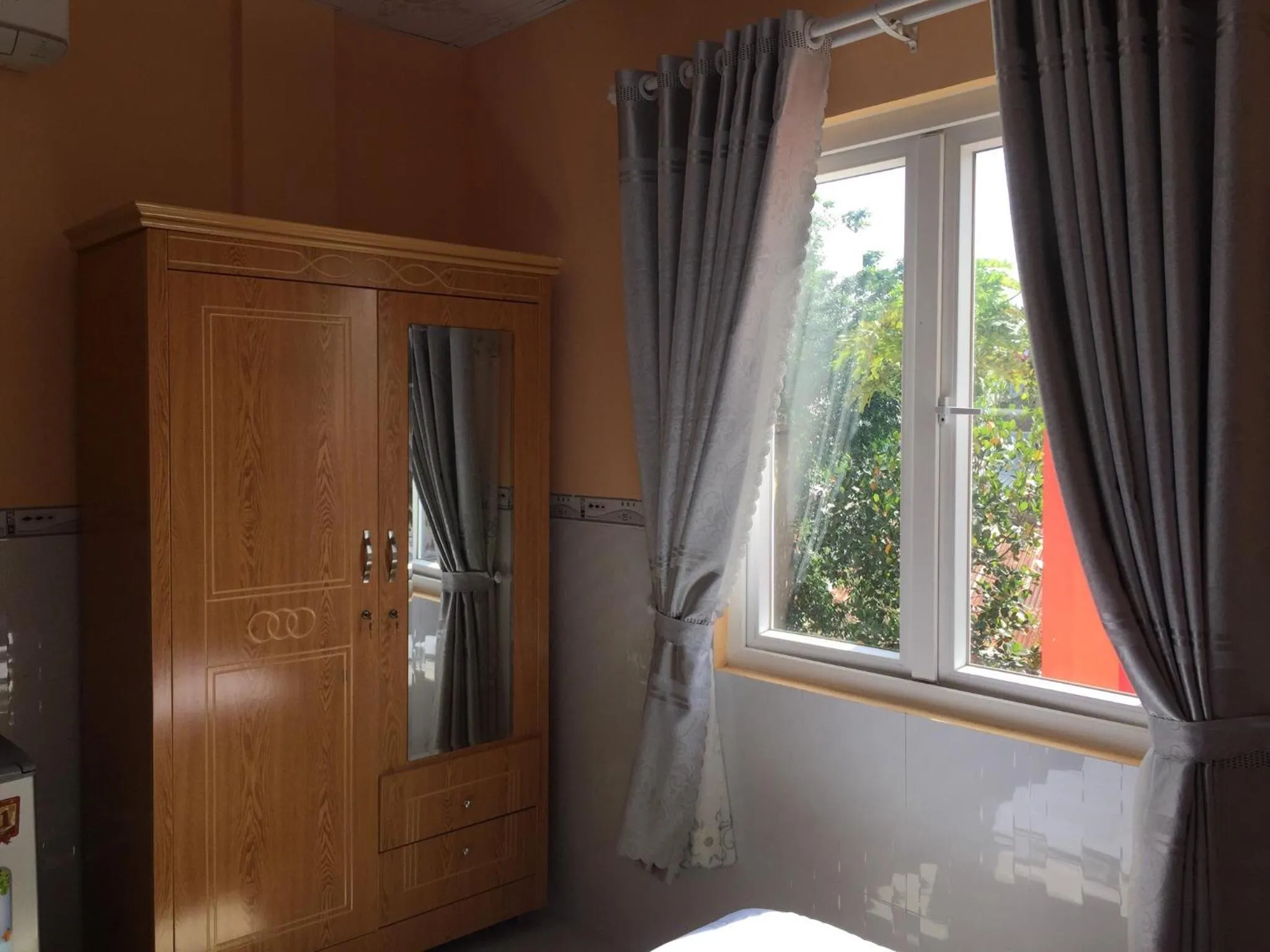 Photo of the whole room in De Vuong 2