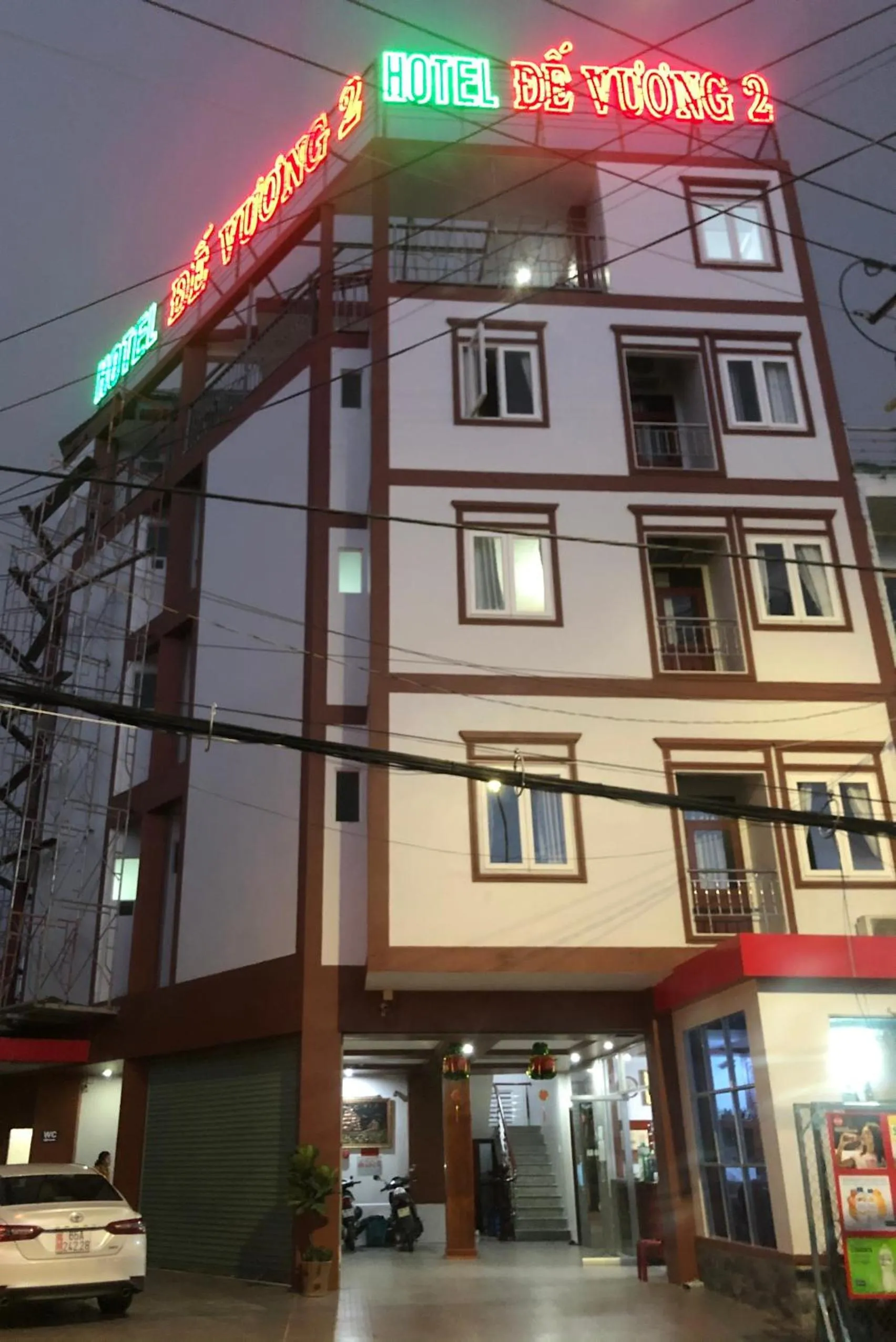 Property building in De Vuong 2