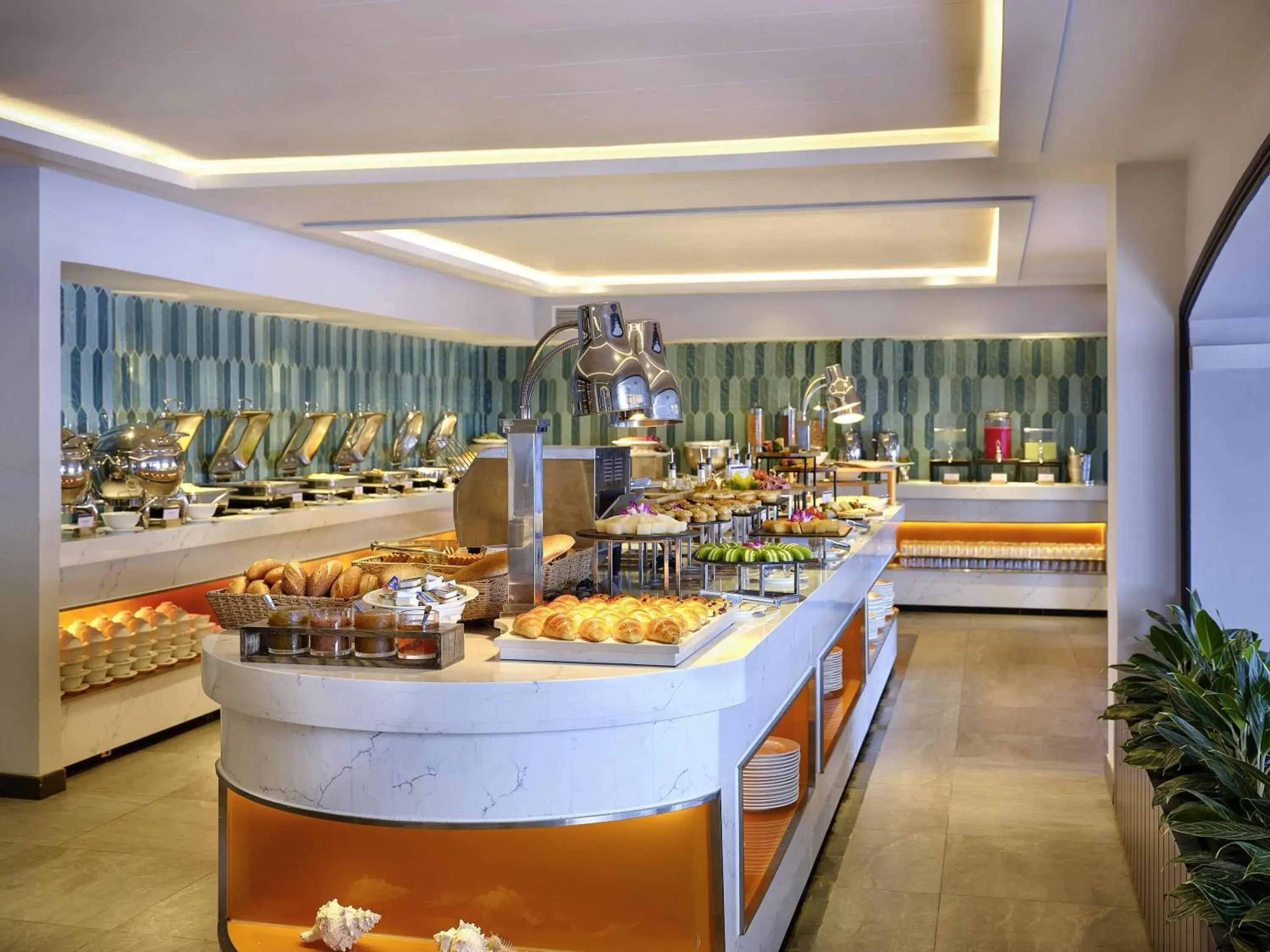 Restaurant/places to eat in Mercure Vung Tau Resort Restaurant/places to eat in Mercure Vung Tau Resort