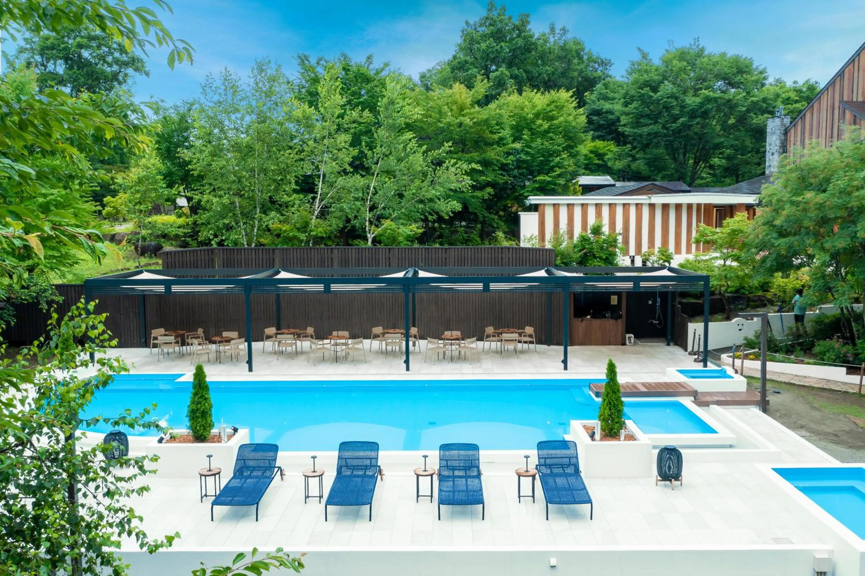 Swimming pool in Hotel Sierra Resort Hakuba