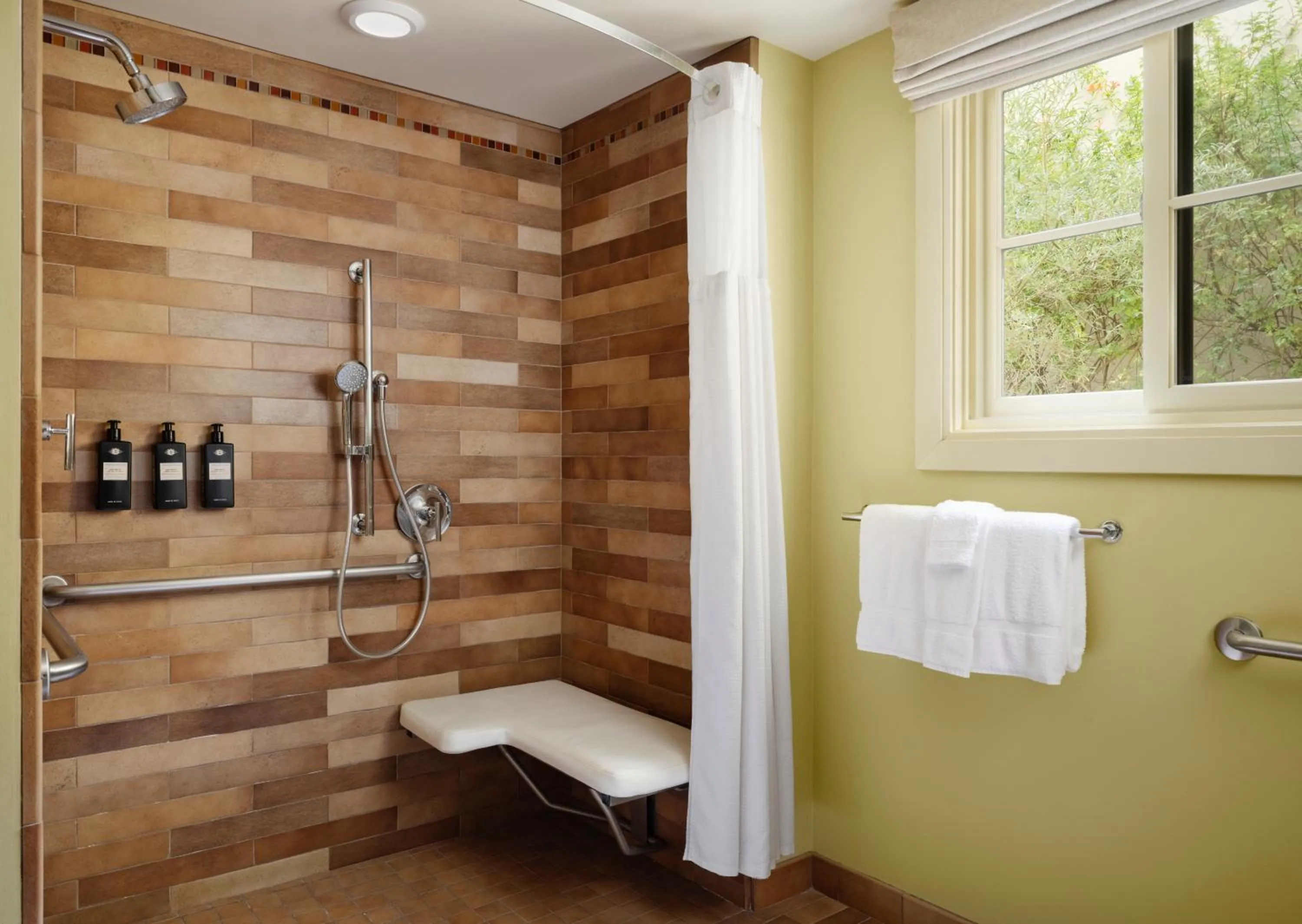 Bathroom in Hotel Abrego