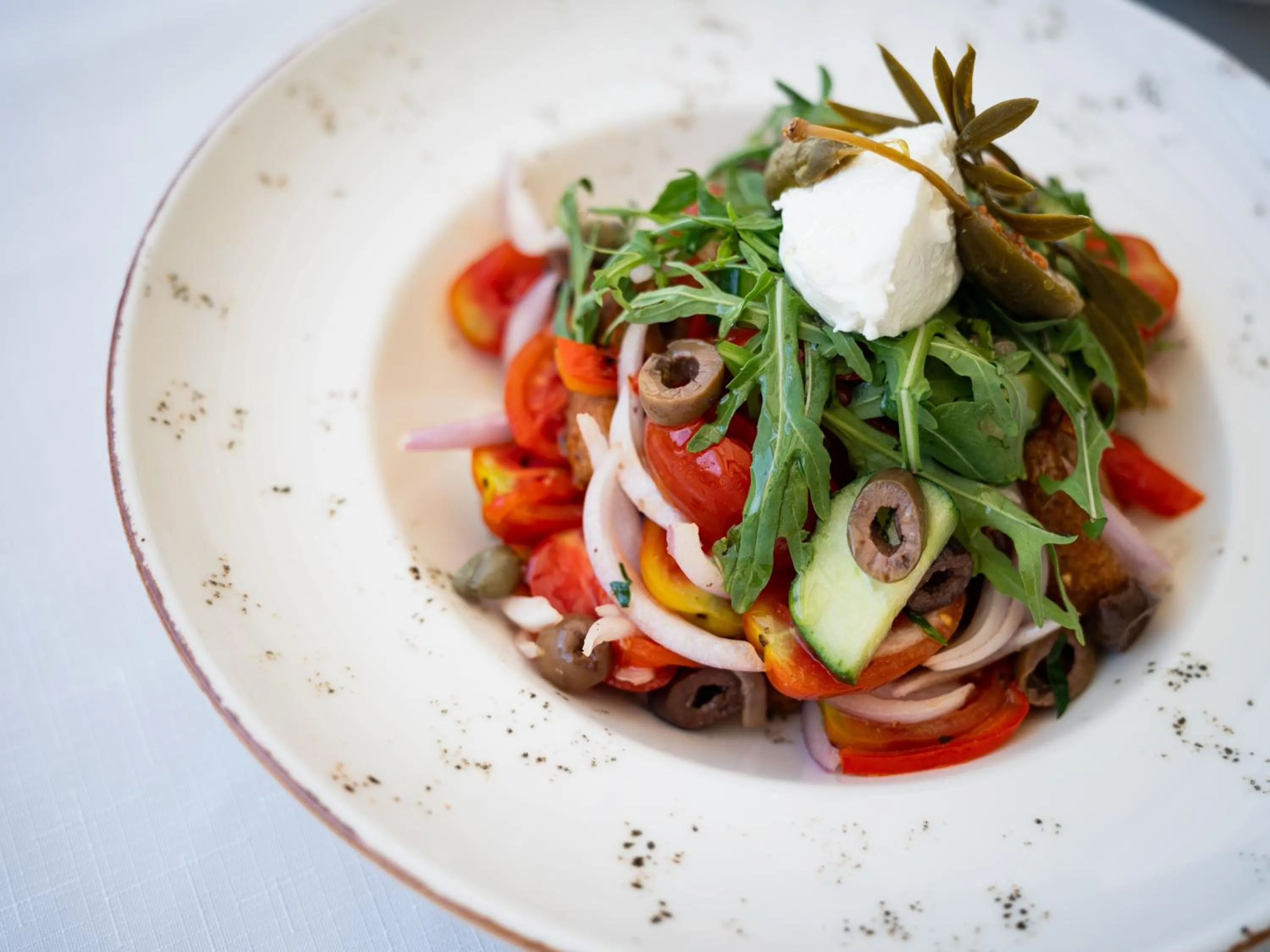 Restaurant/places to eat in Dracos Hotel