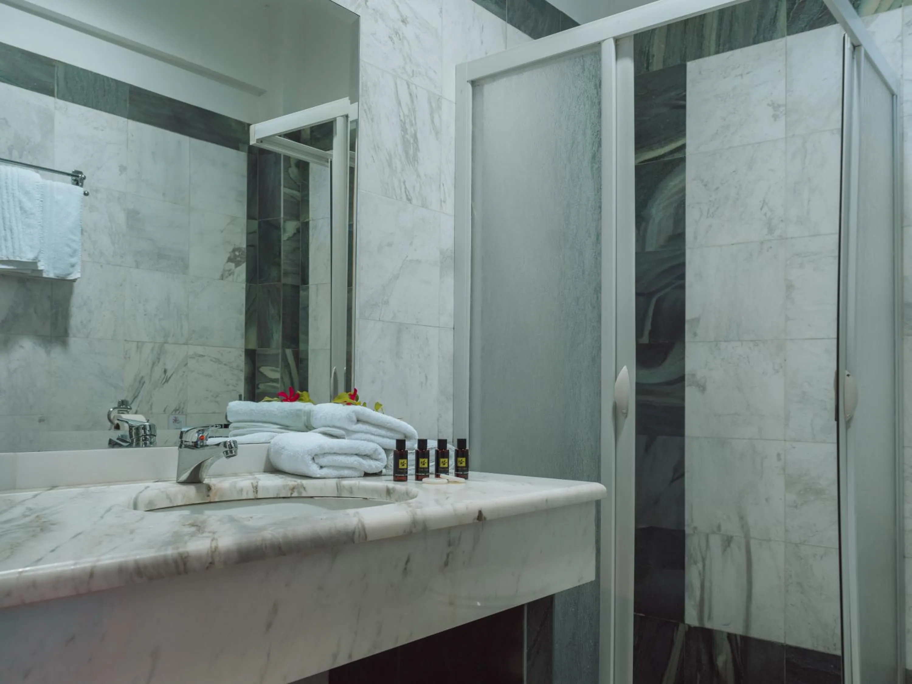 Bathroom in Dracos Hotel