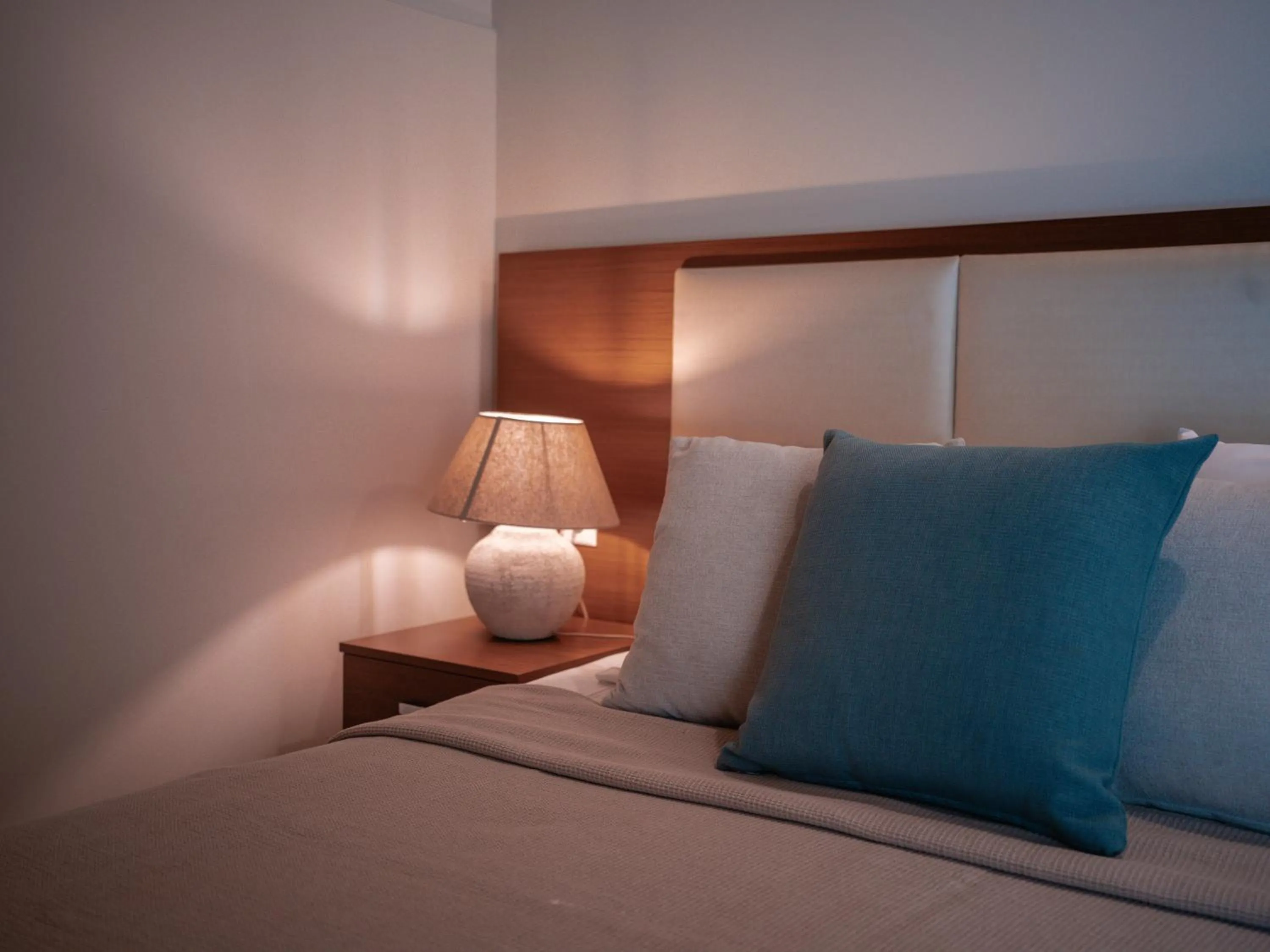 Bedroom, Bed in Dracos Hotel