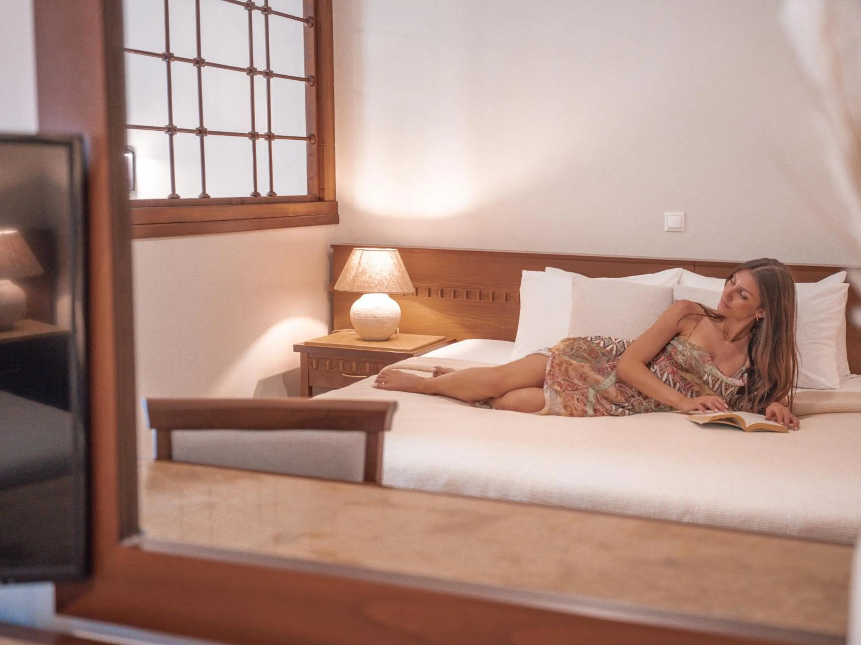 Bedroom, Bed in Dracos Hotel