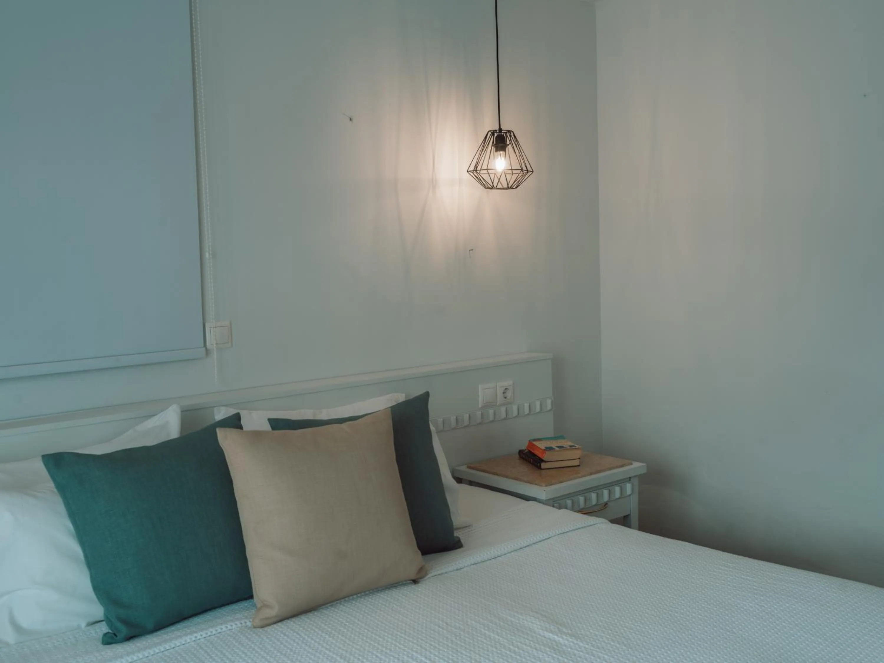 Bedroom, Bed in Dracos Hotel