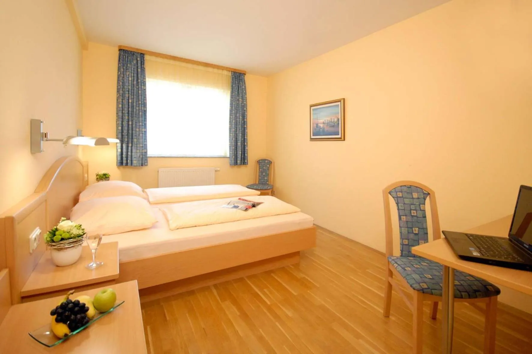 Bed in Hotel & Restaurant Hugenottengarten