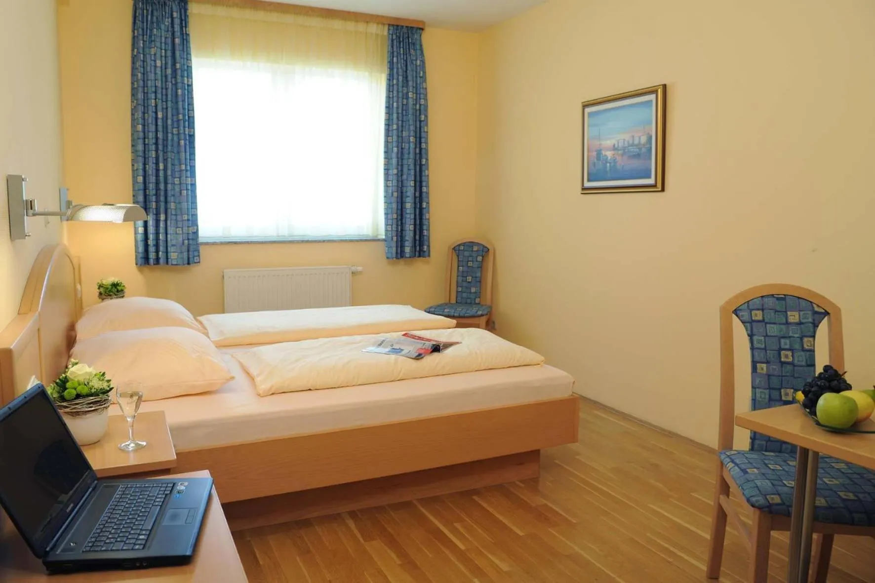 Bed in Hotel & Restaurant Hugenottengarten