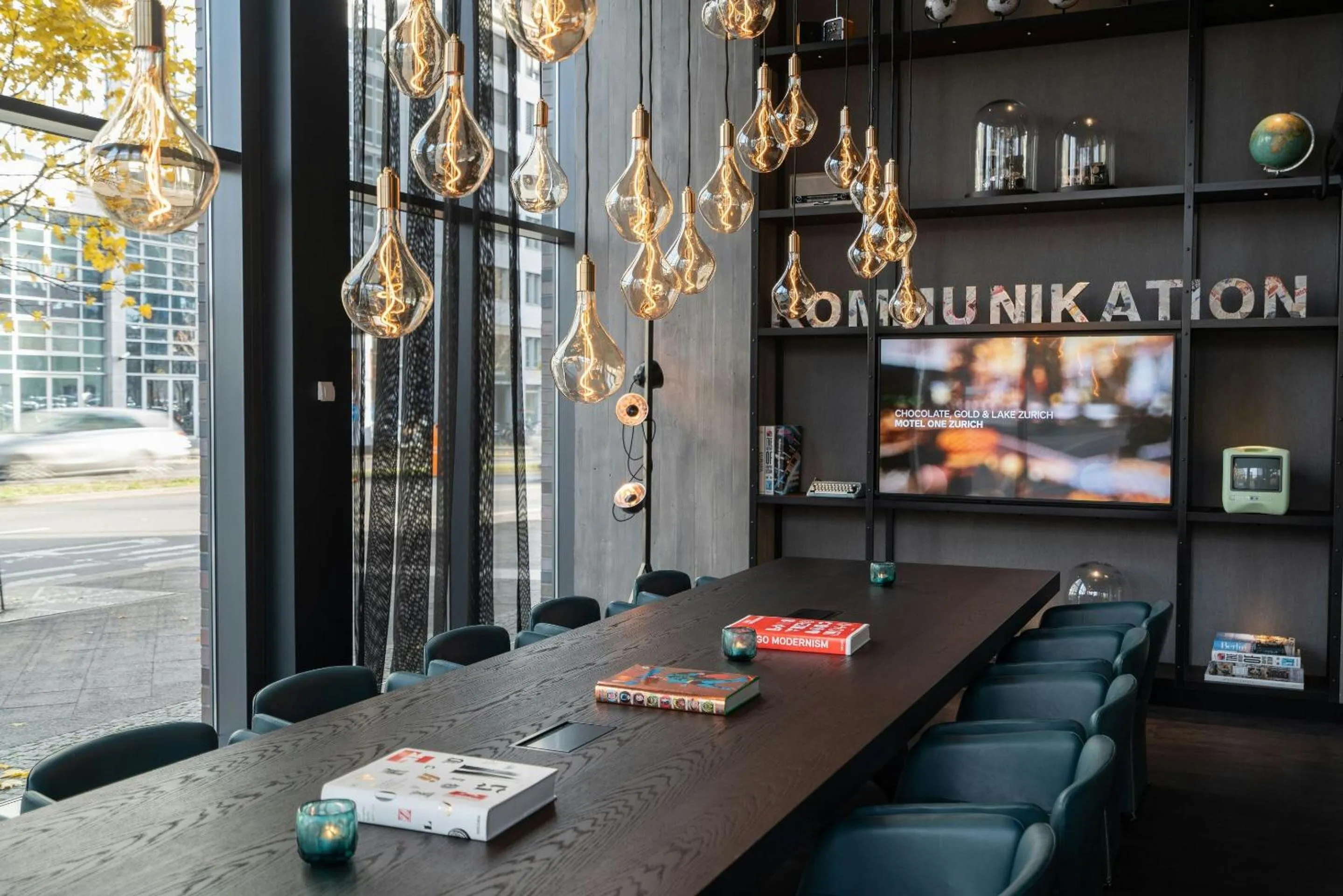 Lounge or bar in Motel One Berlin-Spittelmarkt
