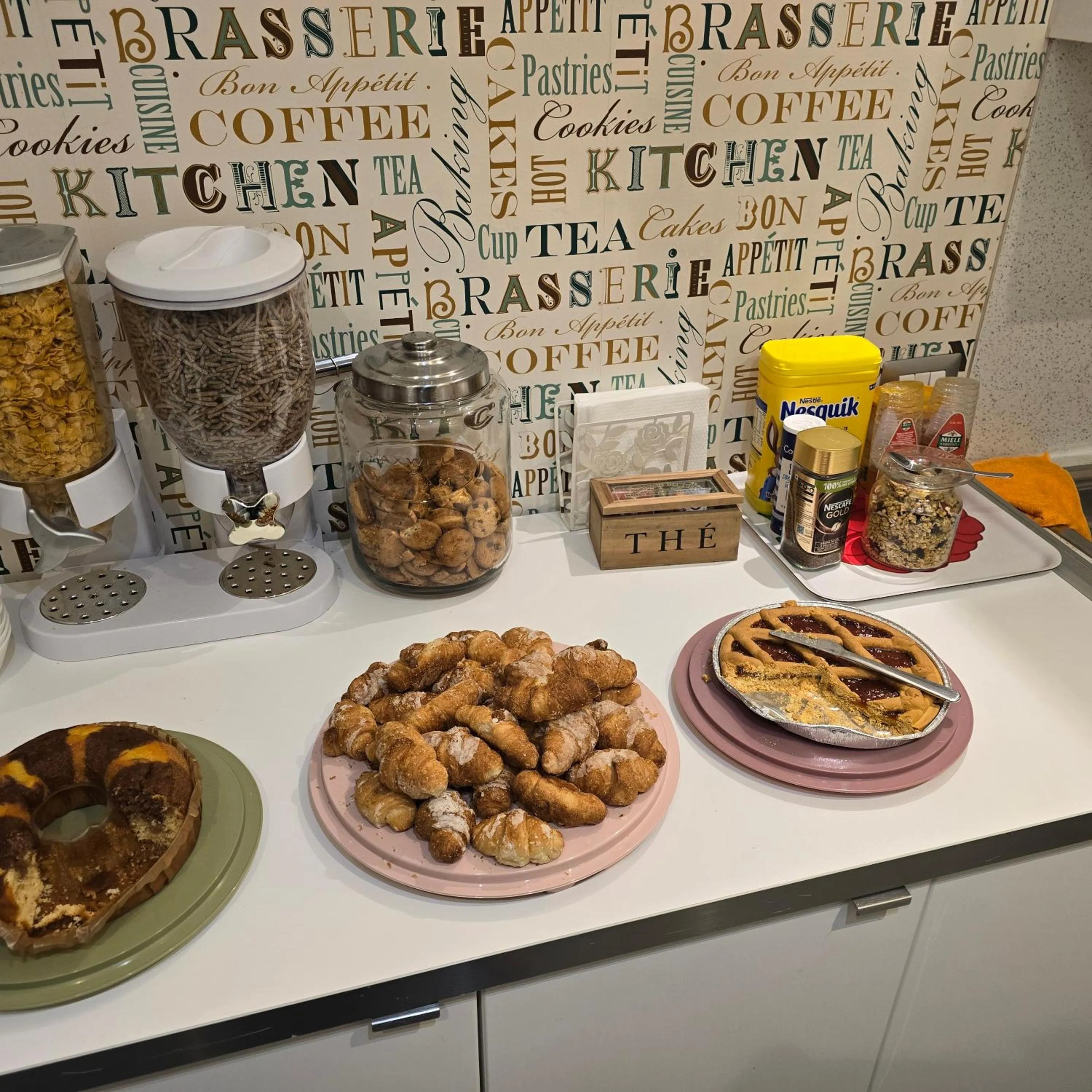 Breakfast in B&B Home 77