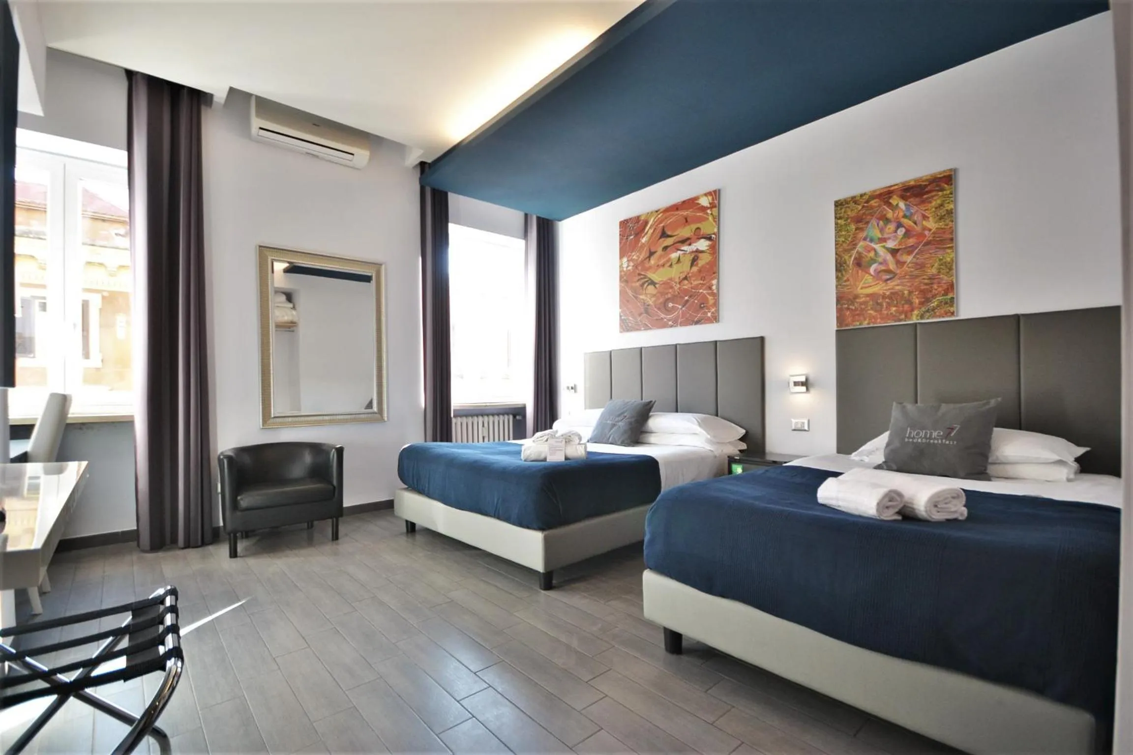 Photo of the whole room, Bed in B&B Home 77