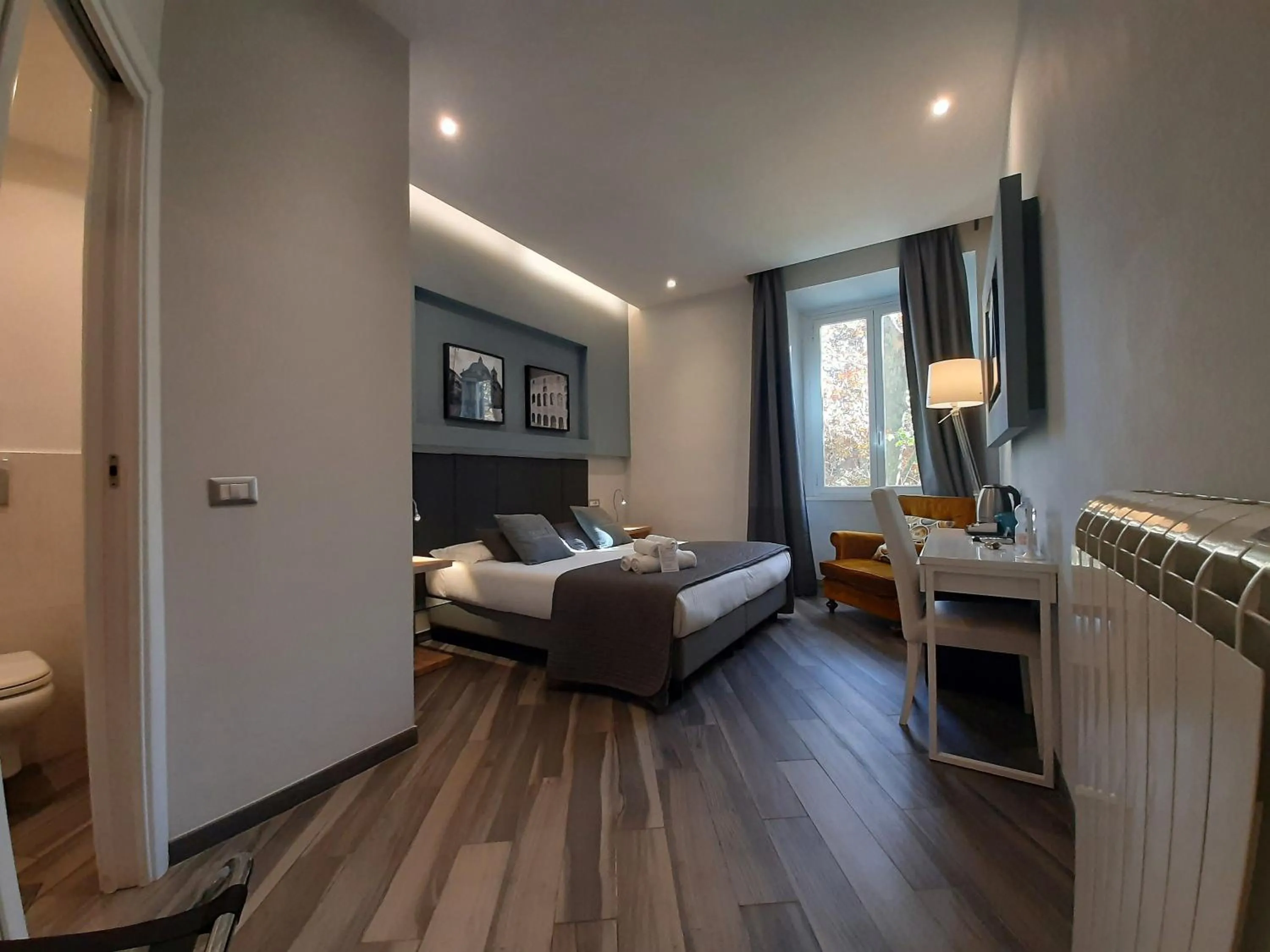 Photo of the whole room, Bed in B&B Home 77