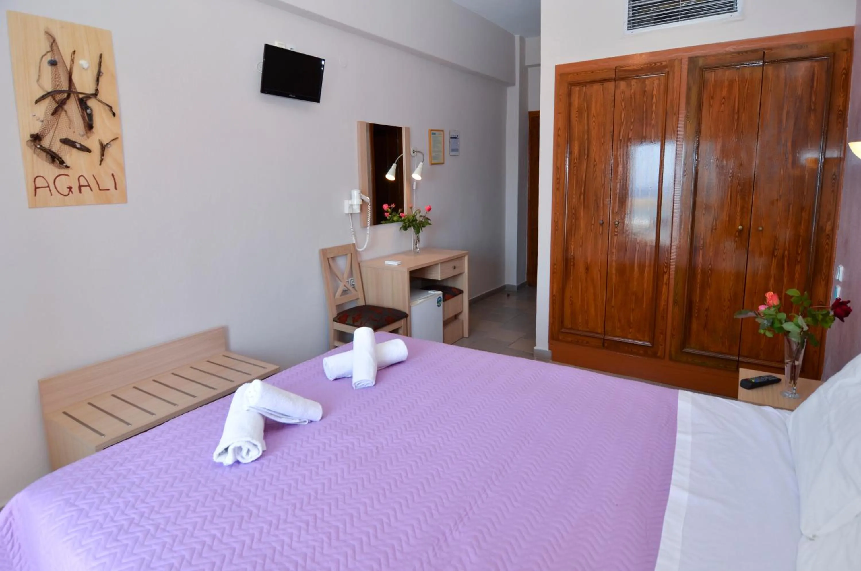 Photo of the whole room, Bed in Agali Hotel