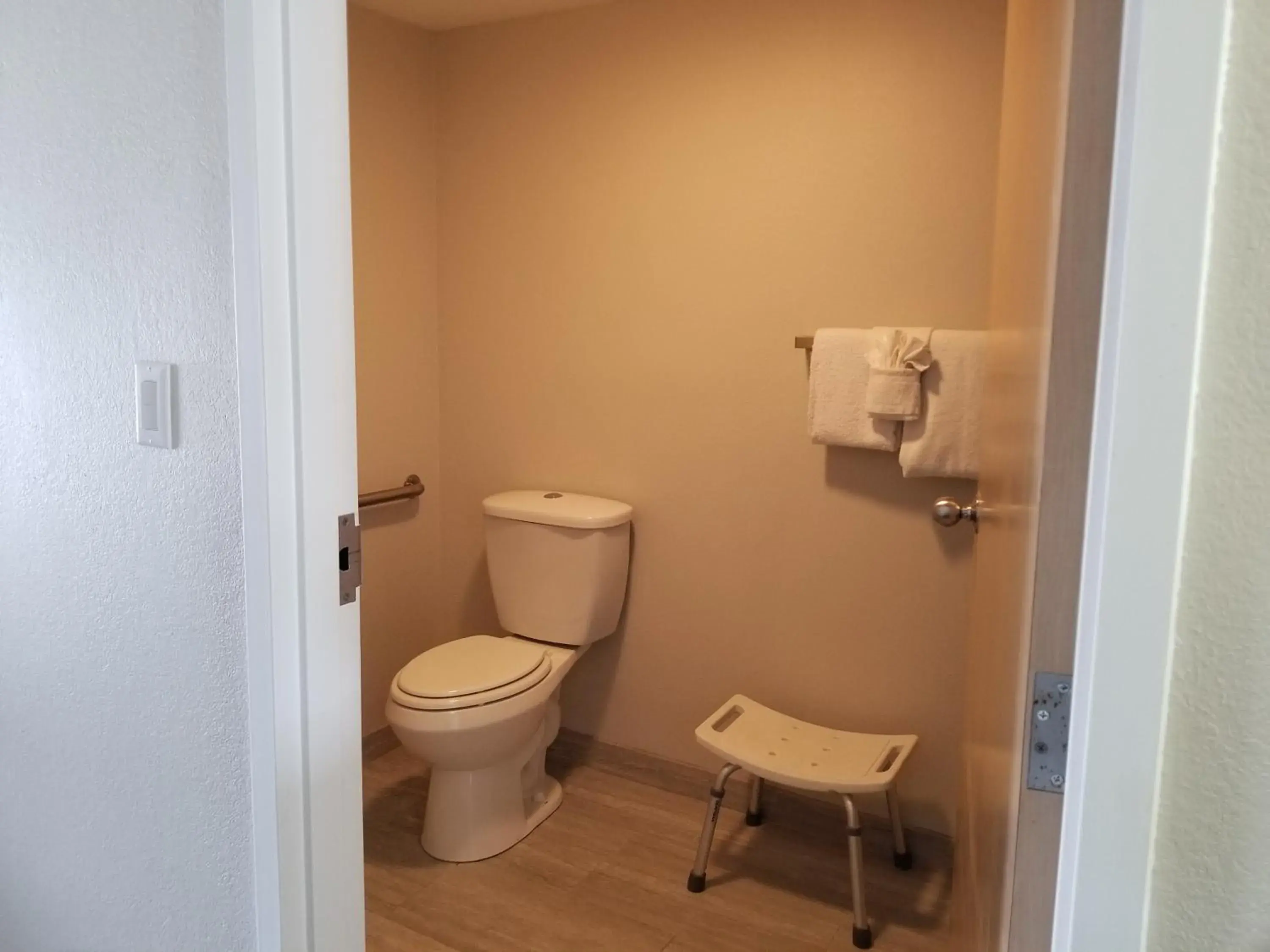 Toilet, Bathroom in The Bradford Hotel, Ascend Hotel Collection