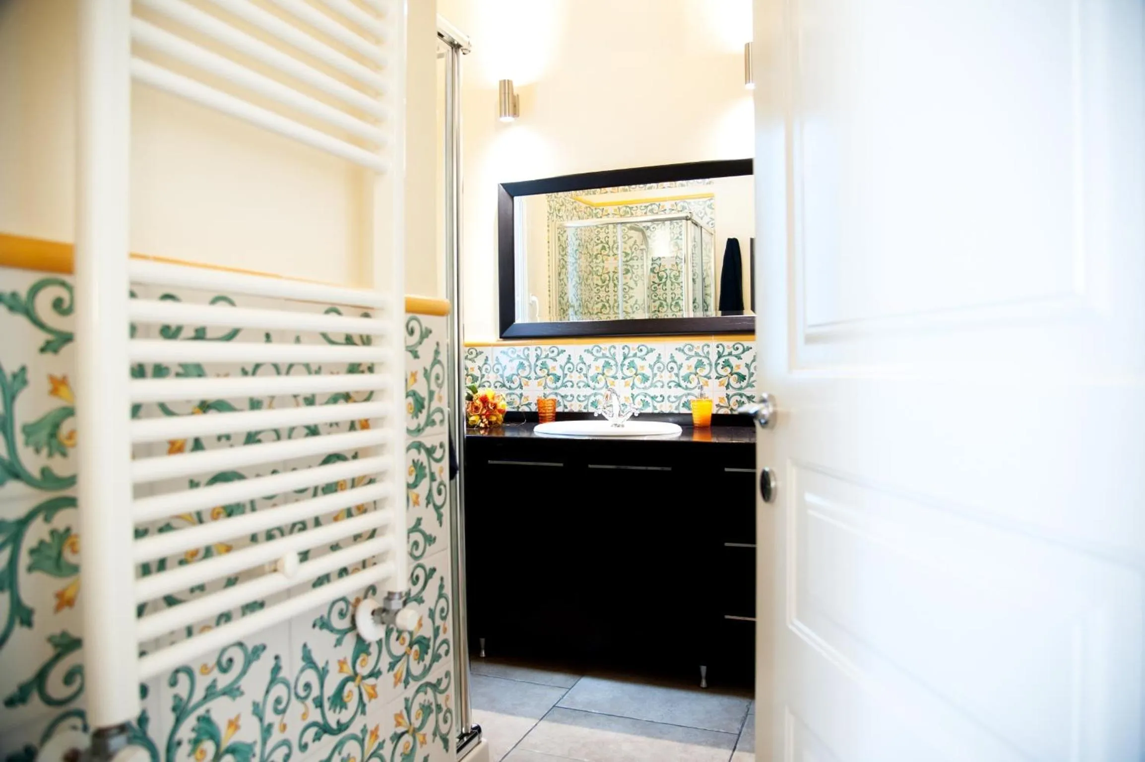 On site in VinsLounge Suite