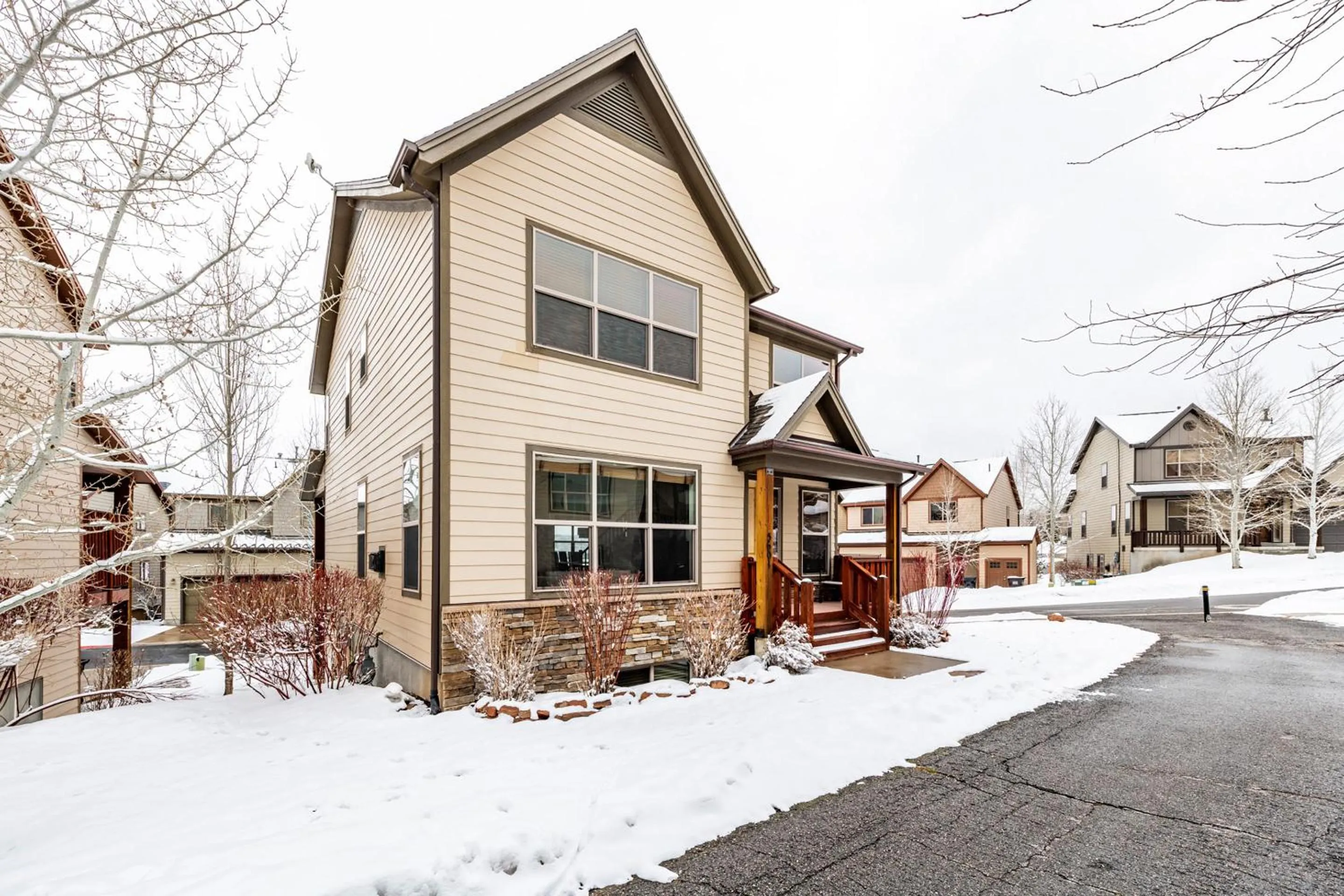 Property building in Bear Hollow Village by All Seasons Resort Lodging