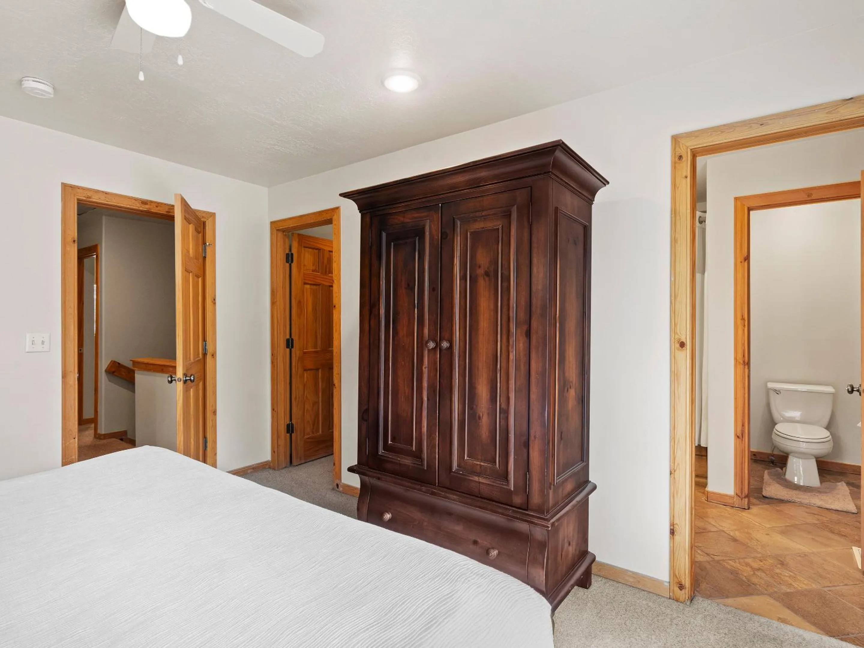 Toilet, Bed in Bear Hollow Village by All Seasons Resort Lodging