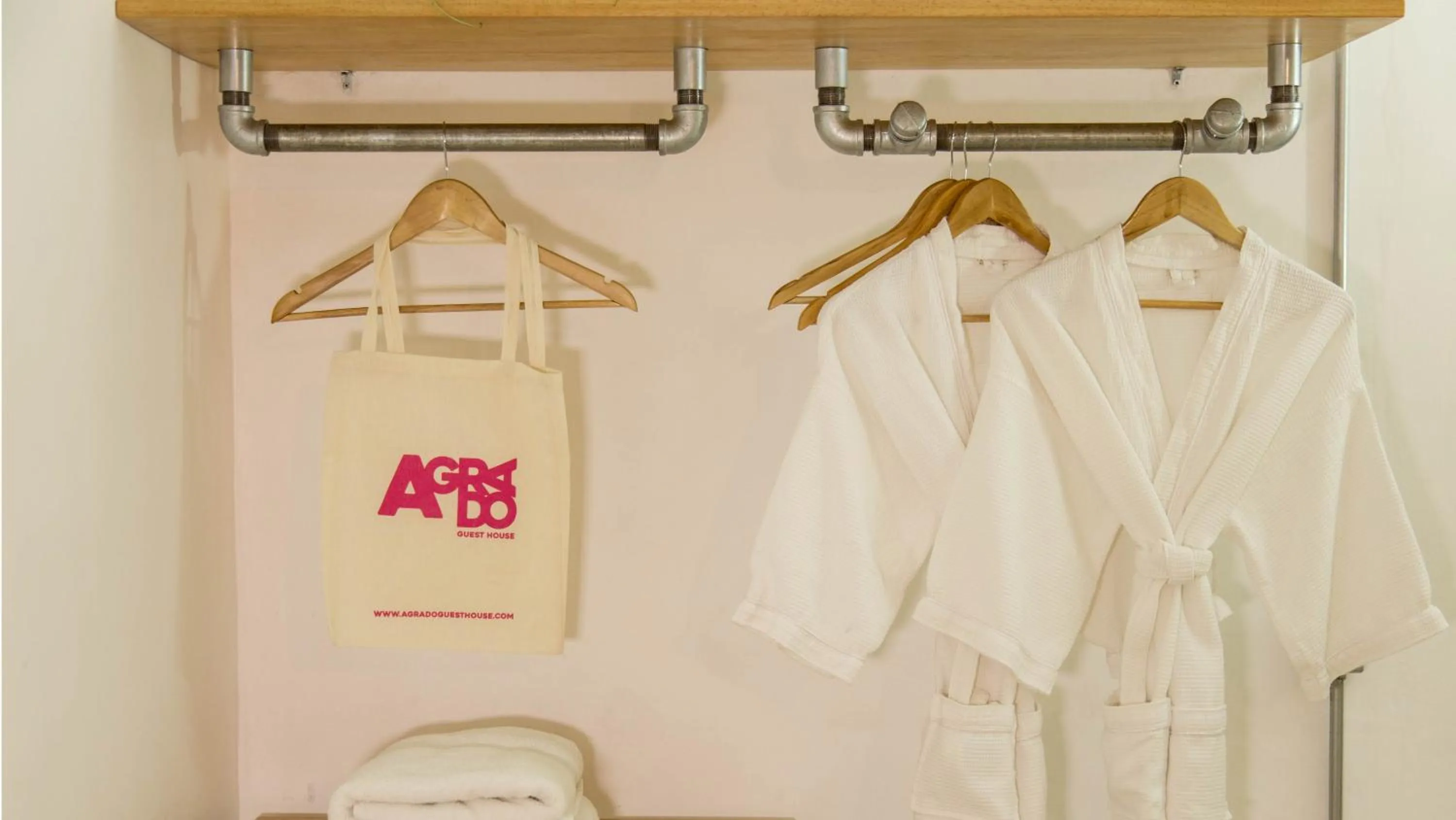 Area and facilities in Agrado Guest House