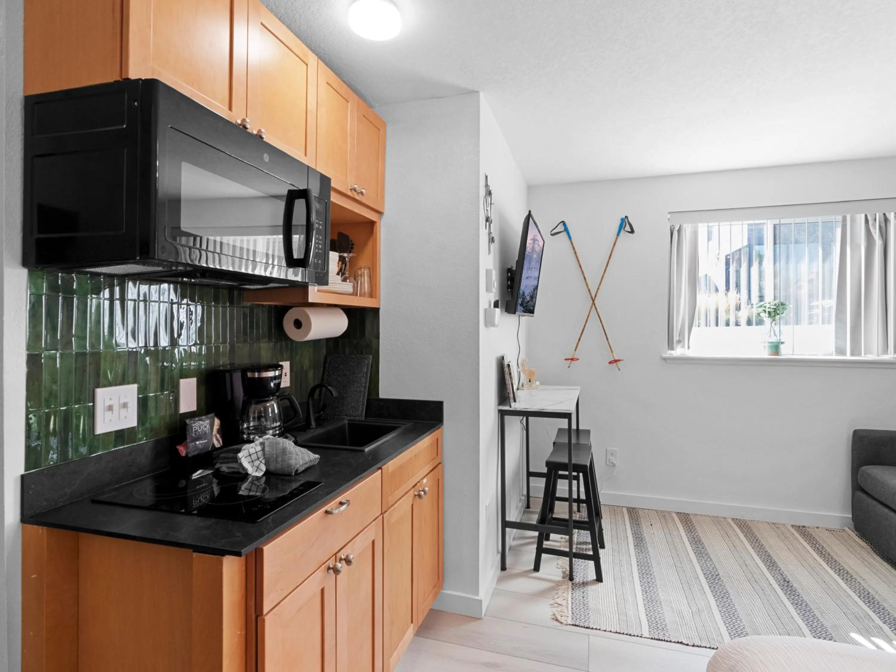 Kitchen or kitchenette in Carriage House Condominiums by All Seasons Resort Lodging
